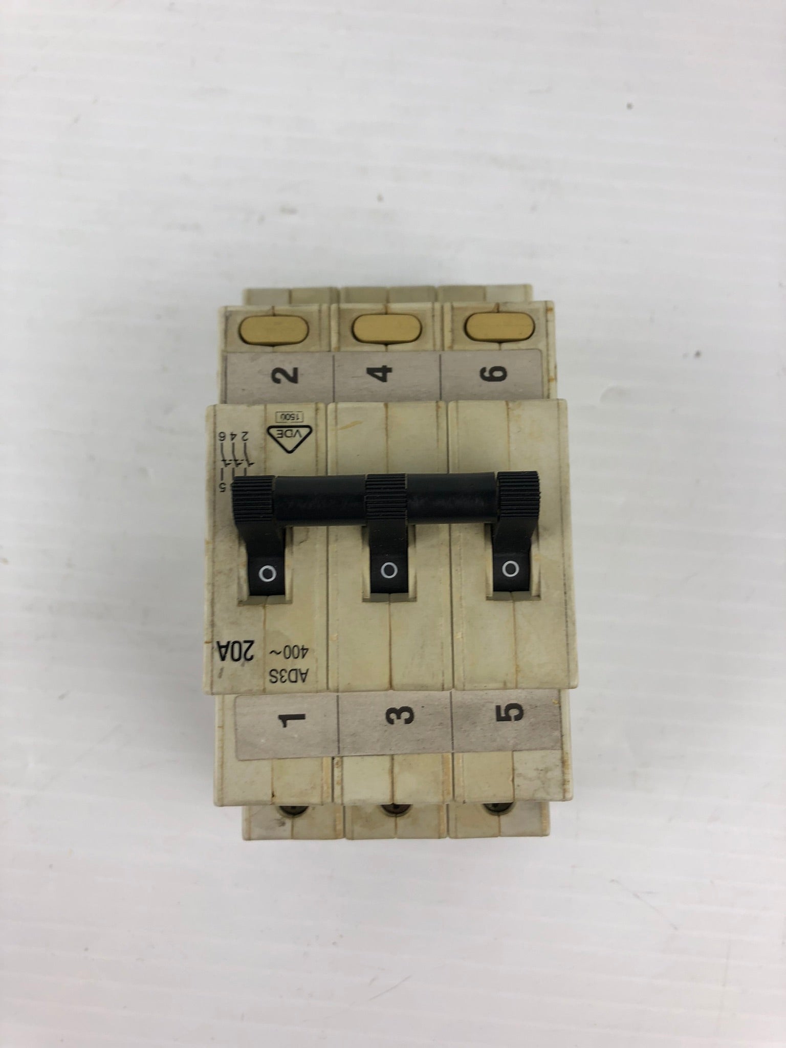 Heinemann AD3S-A8-LI-DN-H-AD Circuit Breaker 3 Pole AD3S-Y11-1 3HAC0870-1