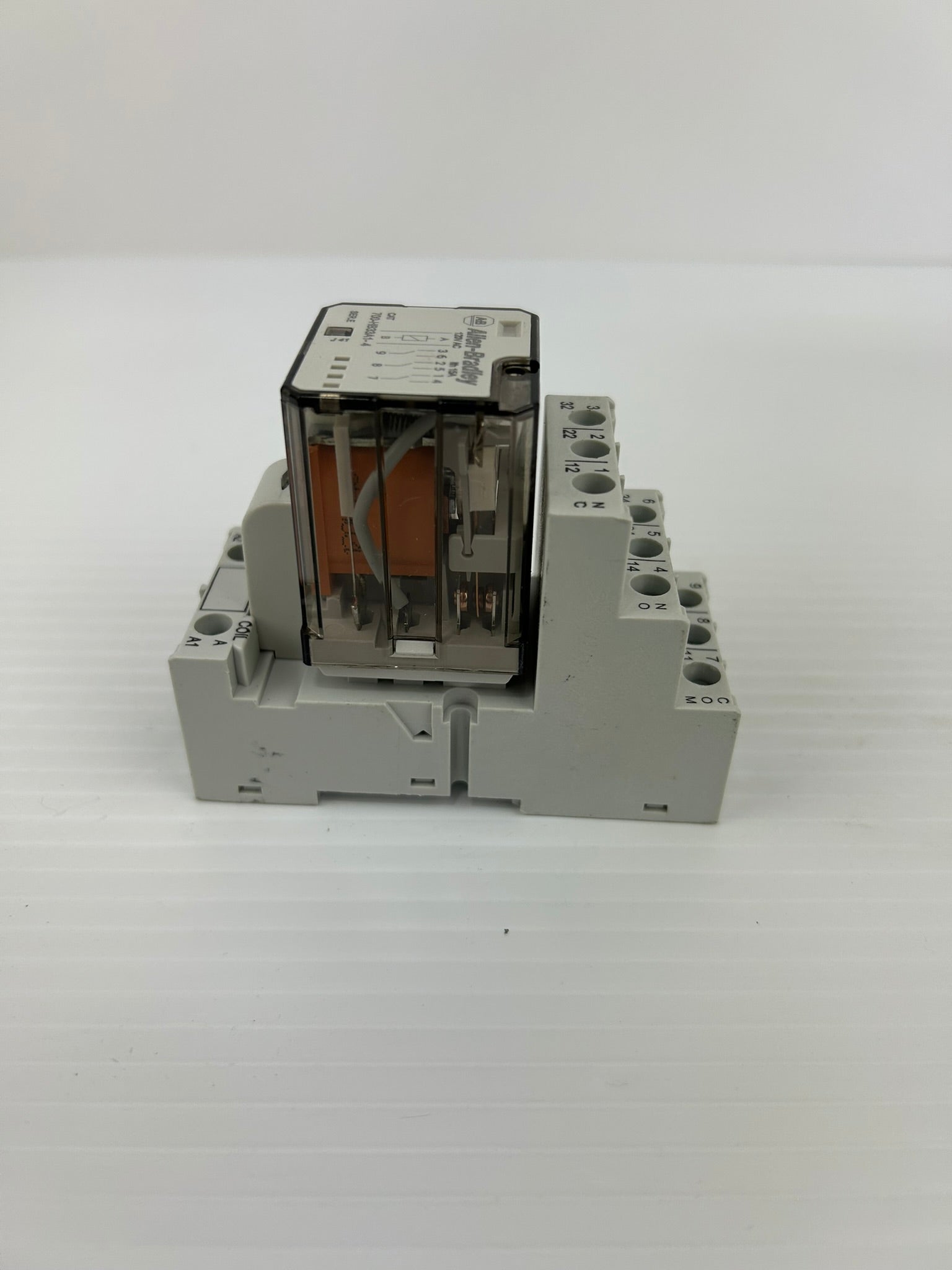 Allen Bradley 700-HB33A1-4 Relay Series A with Base 700-HN153 Series B