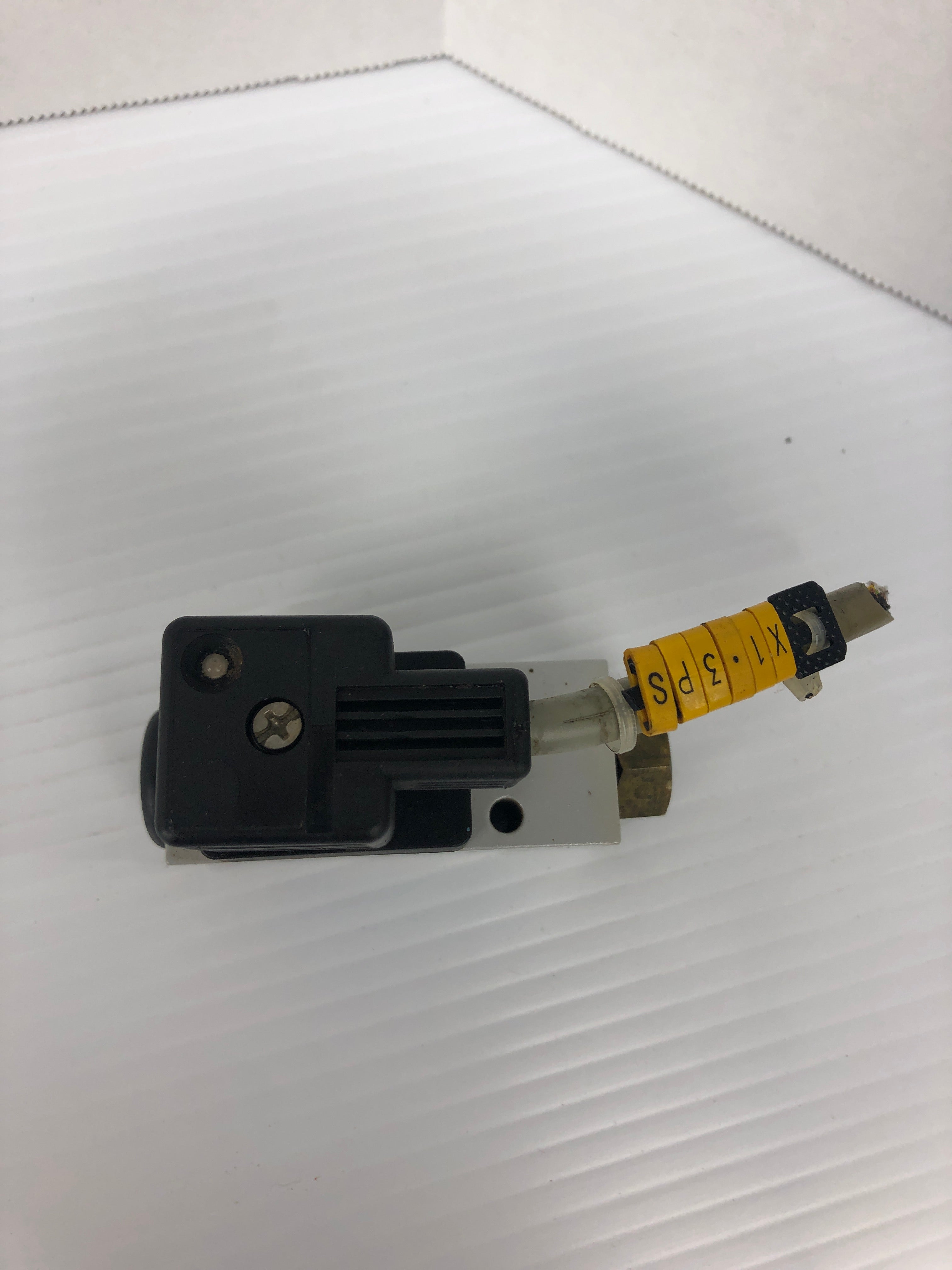 Festo PEV-1/4-B-SA-27342 Pressure Switch 58-72.5PSI 4-5 bar