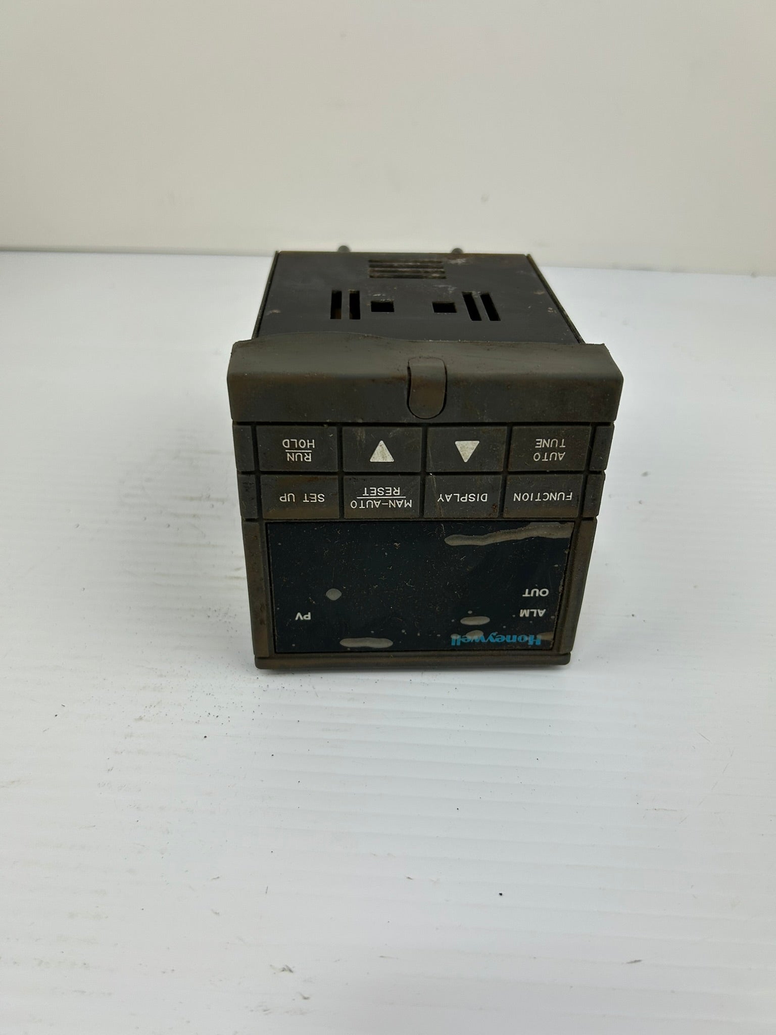Honeywell DC230B-C0-00-10-0A00000-20-0 Digital Temperature Controller