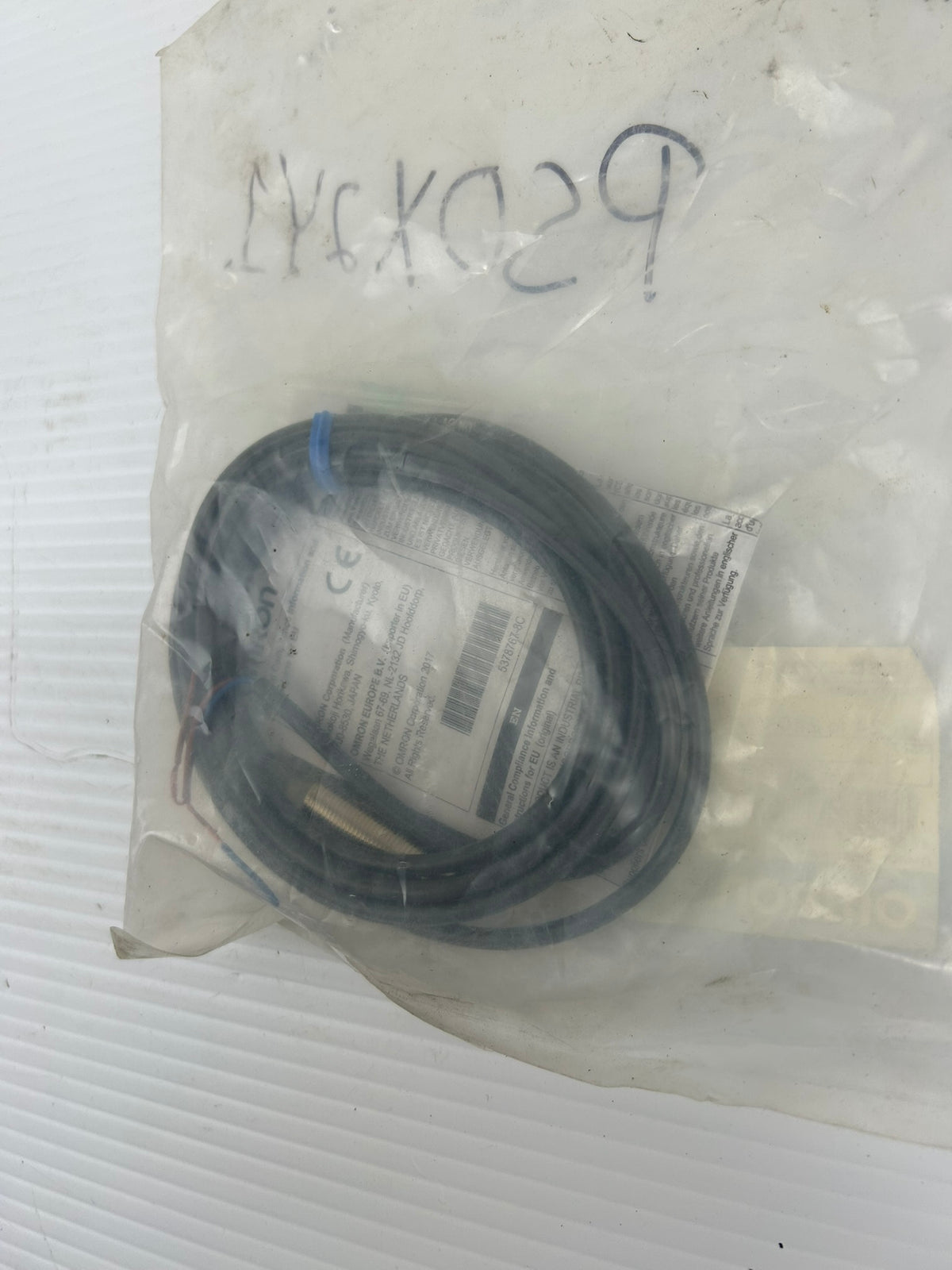 OMRON E2E-X2Y1 2M Proximity Sensor M12 2mm AC 2-Wire NO 24-240VAC