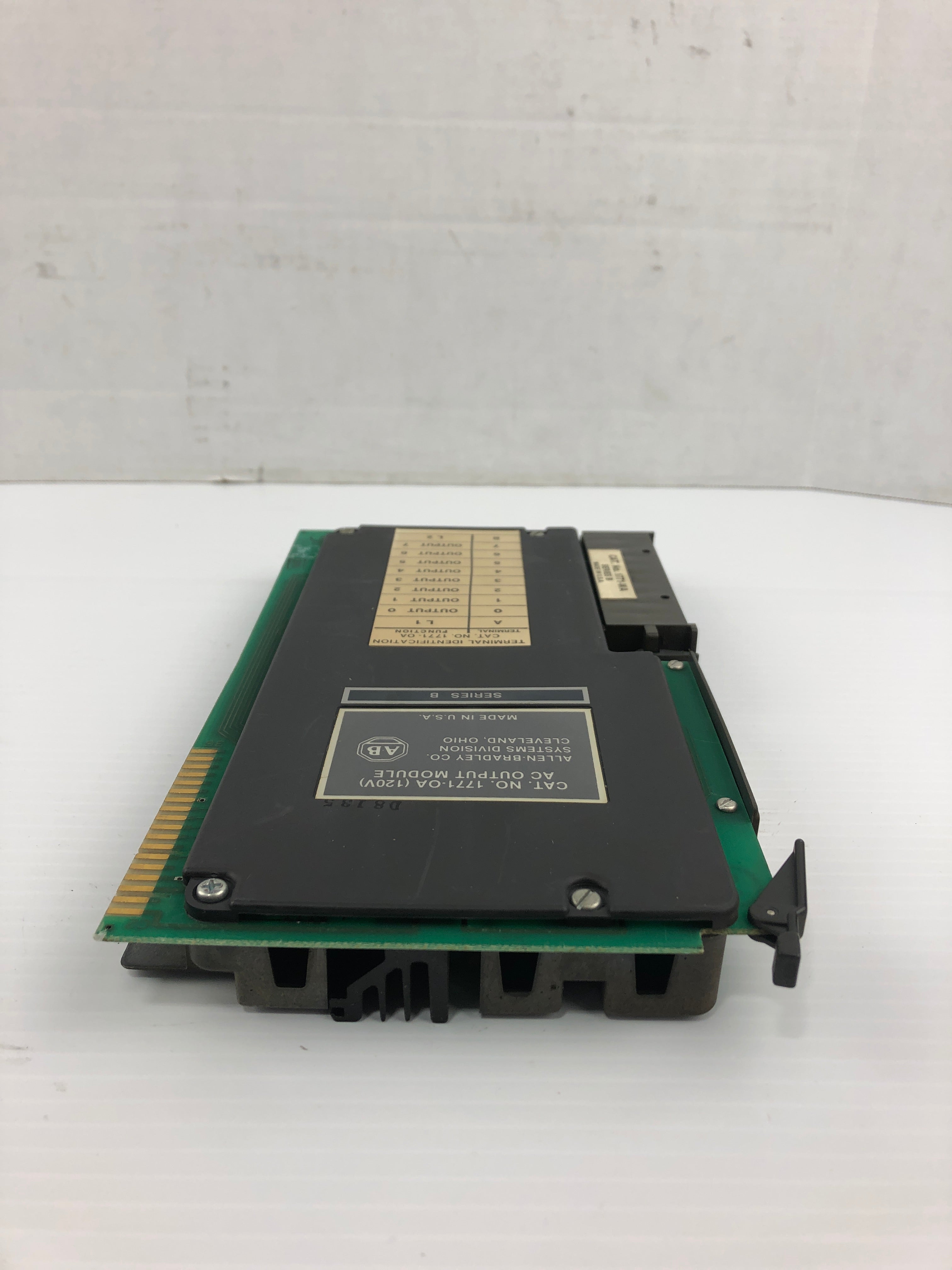 Allen-Bradley 1771-OA AC Output Module Series B 120V