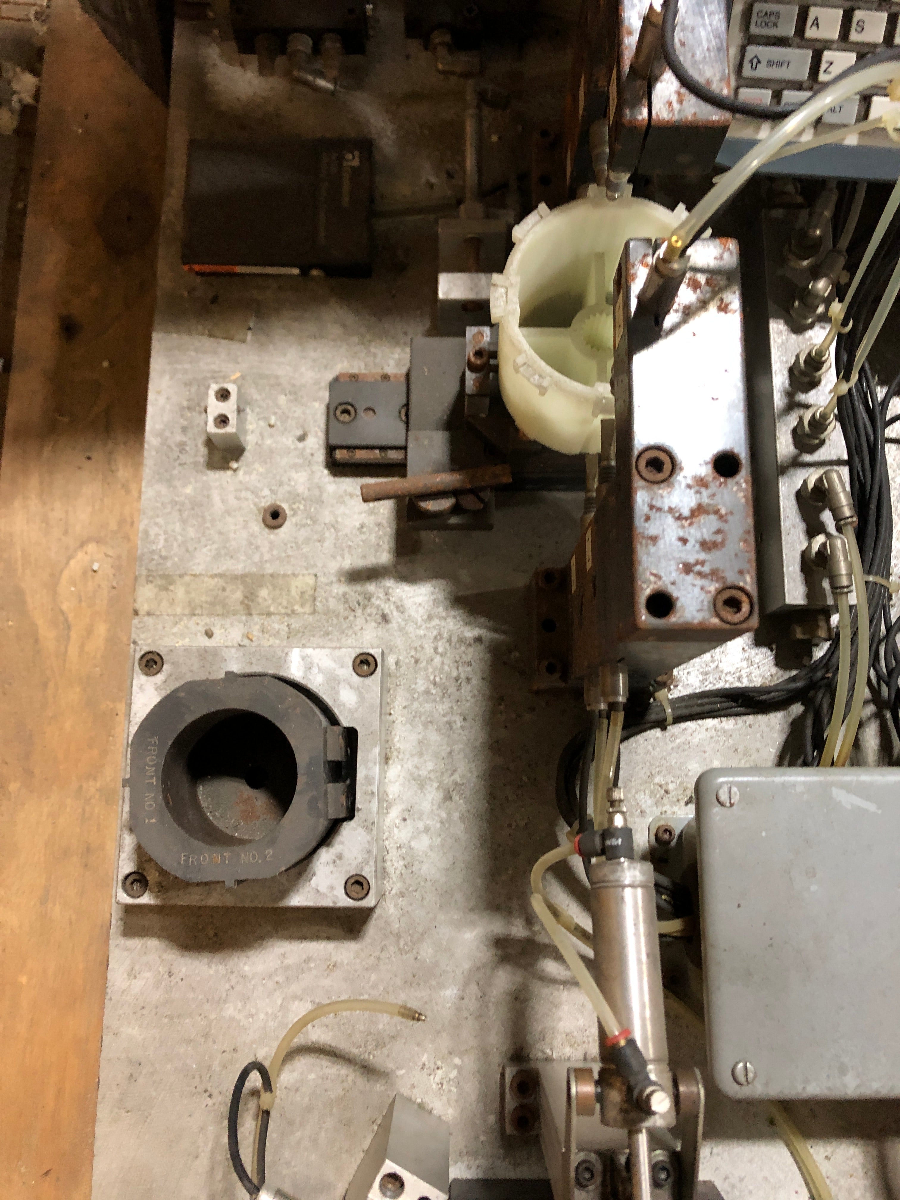 General Electric 64628 Agitator Gage 175D2846 with Monitor and Keyboard