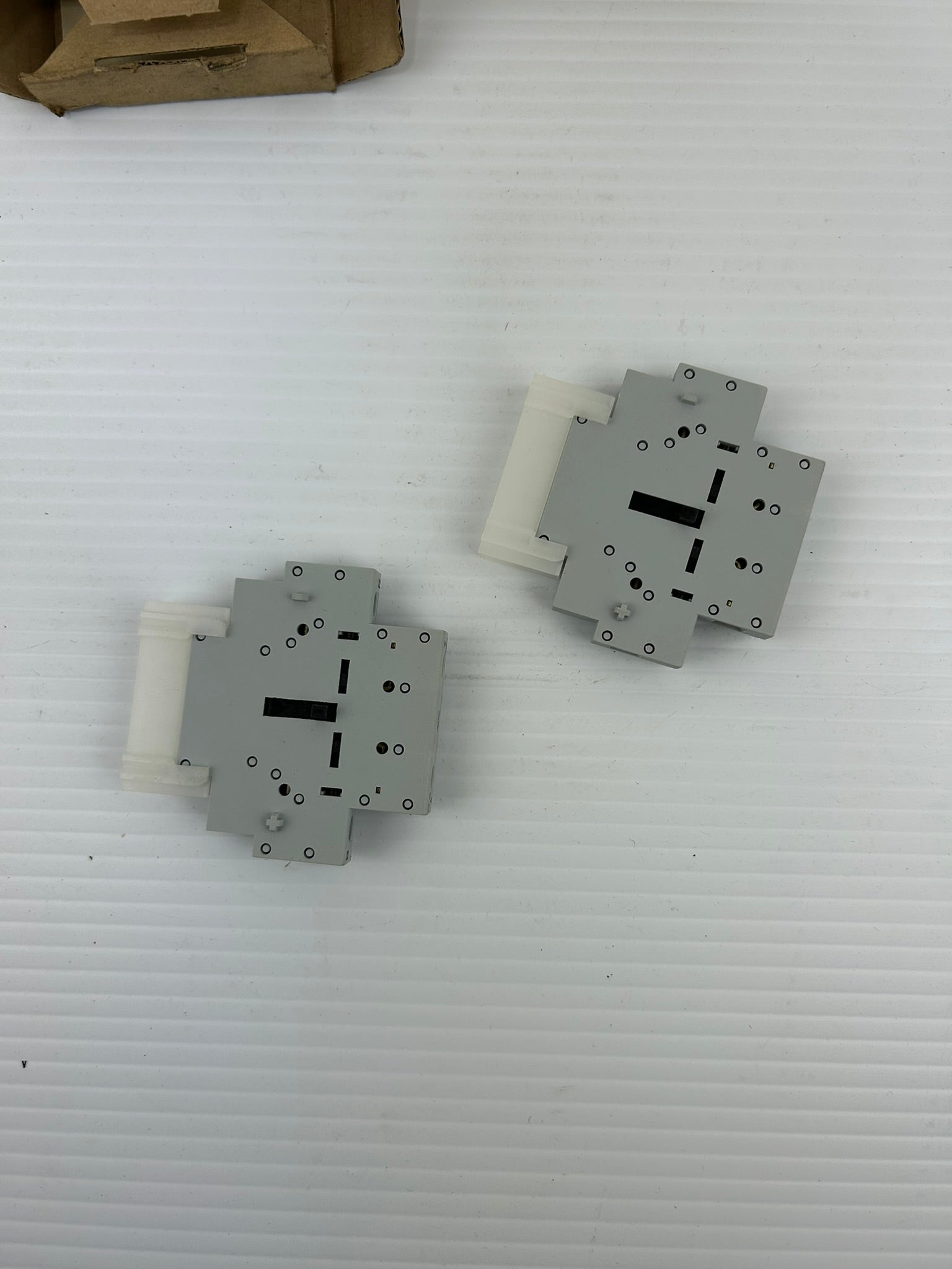 Allen Bradley 100-MCA02 Auxiliary Contact Block Series B - Lot of 2