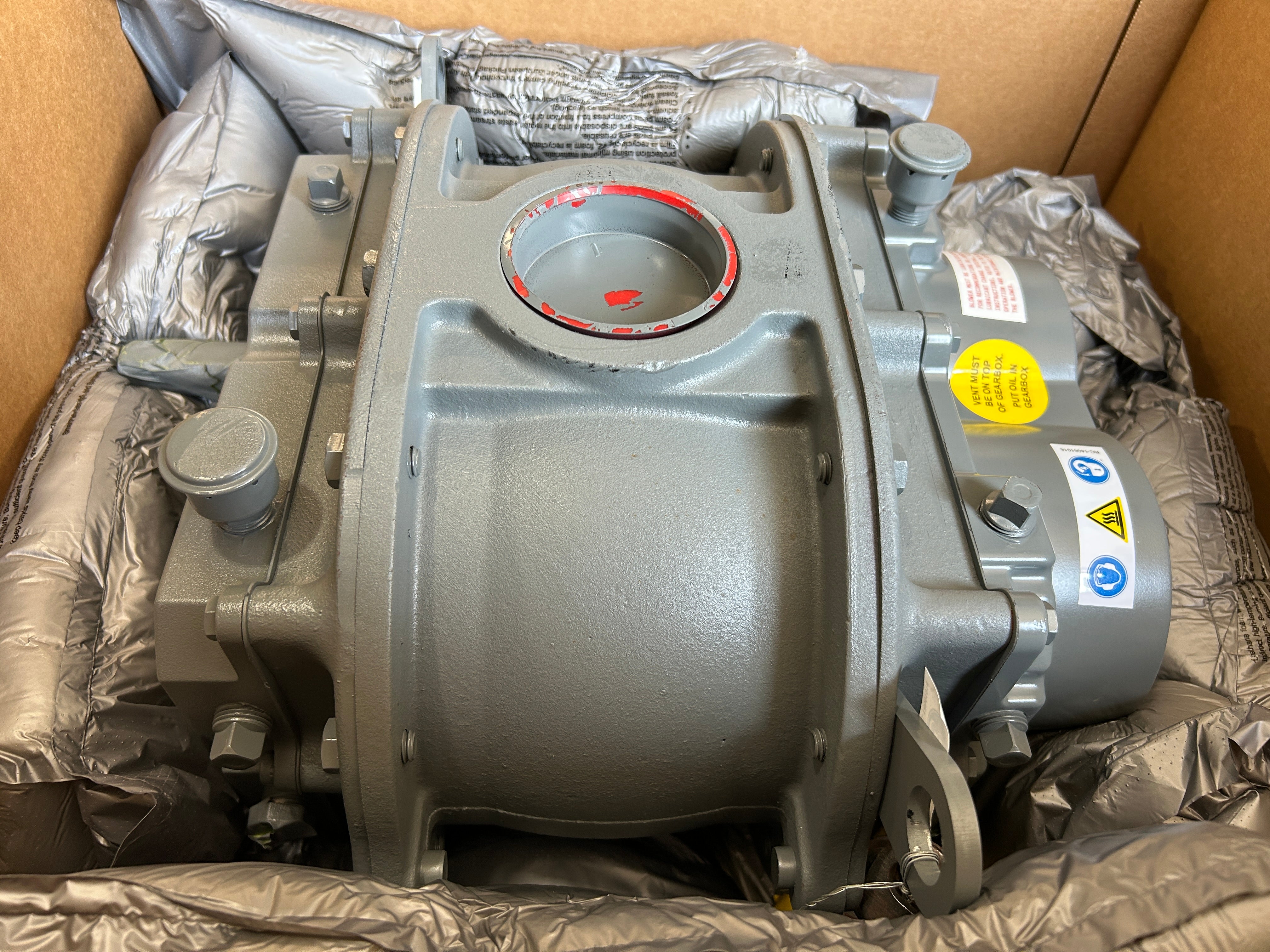 Howden Roots Rotary Lobe Blower 45 URAI DSL L with Novatec Gear Oil 12-0028