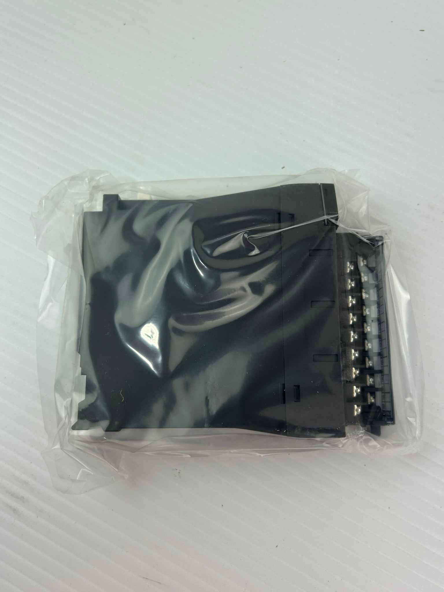 Mitsubishi R60ADI8 MELSEC iQ-R 8-Channel Analog Input A/D PLC Module