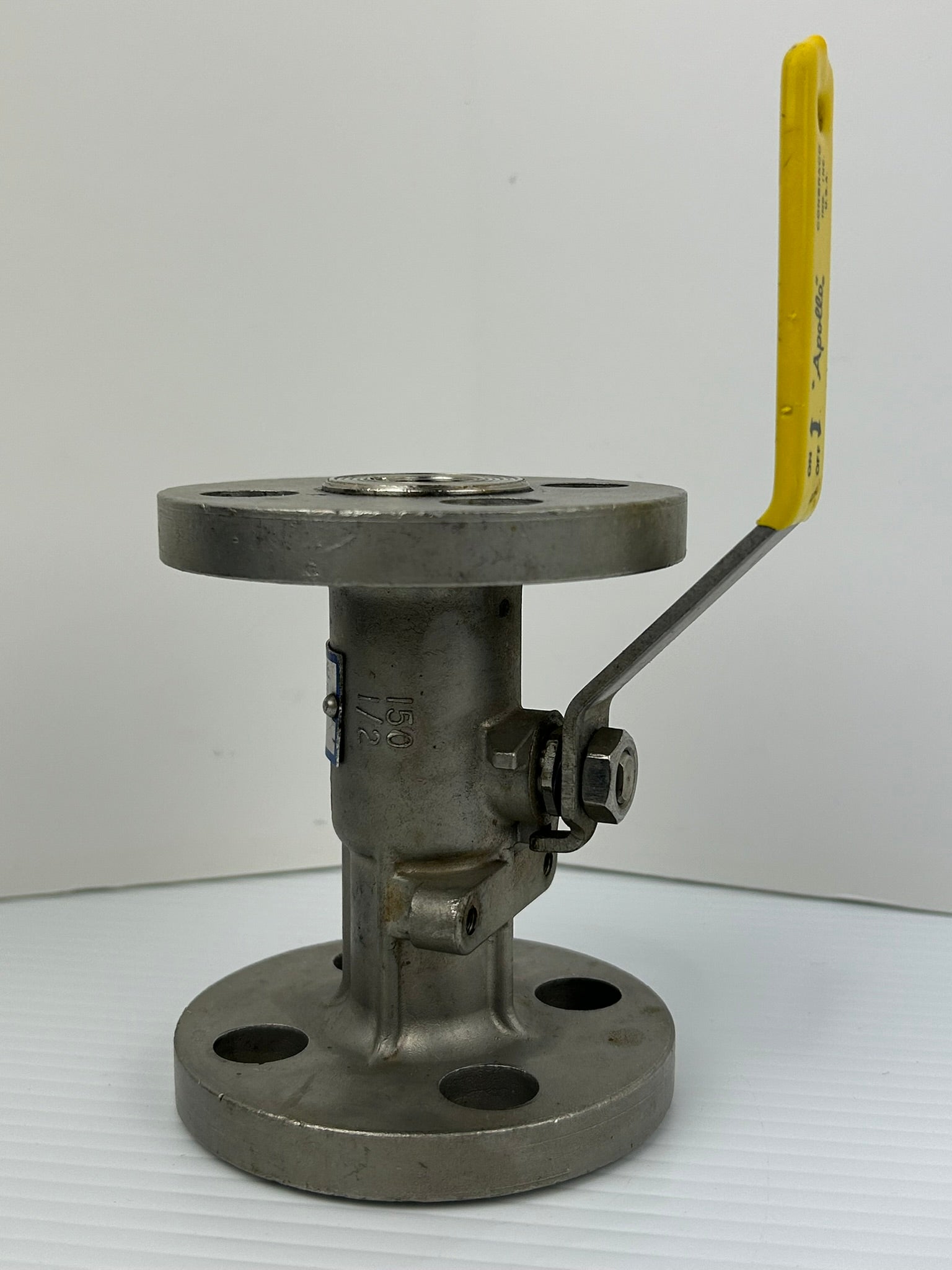 Conbraco Apollo CF8M RTFE Flange Valve 1/2" 150 316SS 275PSI with Handle