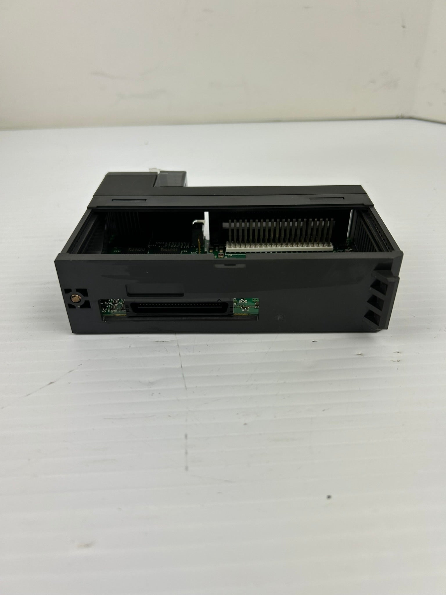 Mitsubishi A1SY42P Output Unit PLC Module 12/24VDC 0.1A