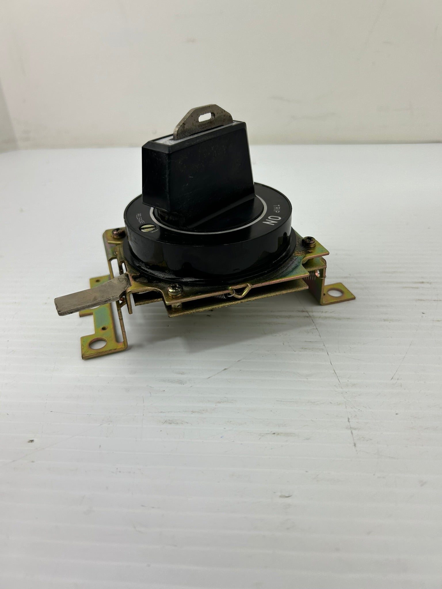 Fuji Electric N13 A-Q-00905 On/Off Release Switch