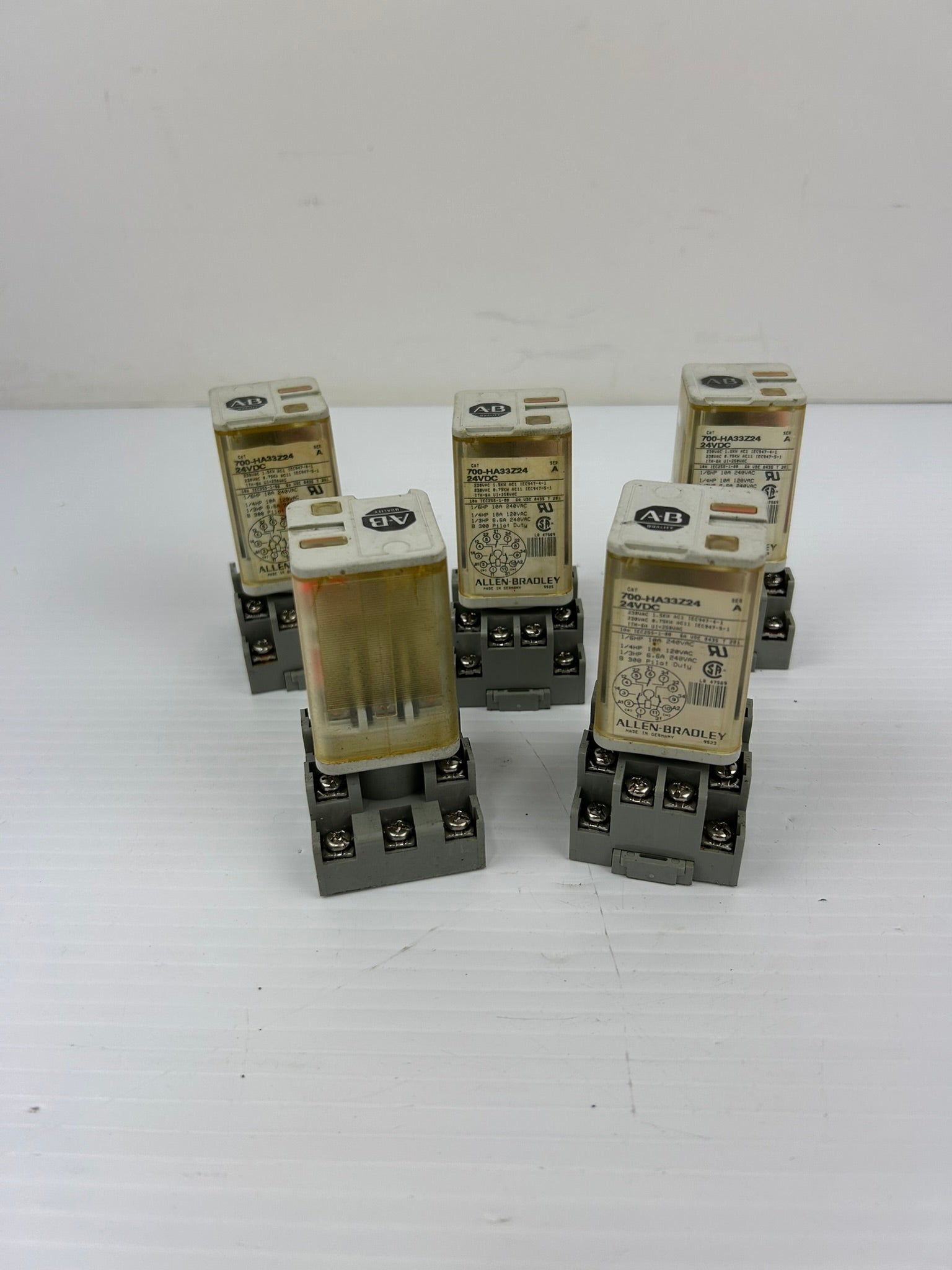 Allen Bradley 700-HA33Z24 Relay Series A with IDEC SR3P-05 Base - Lot of 5