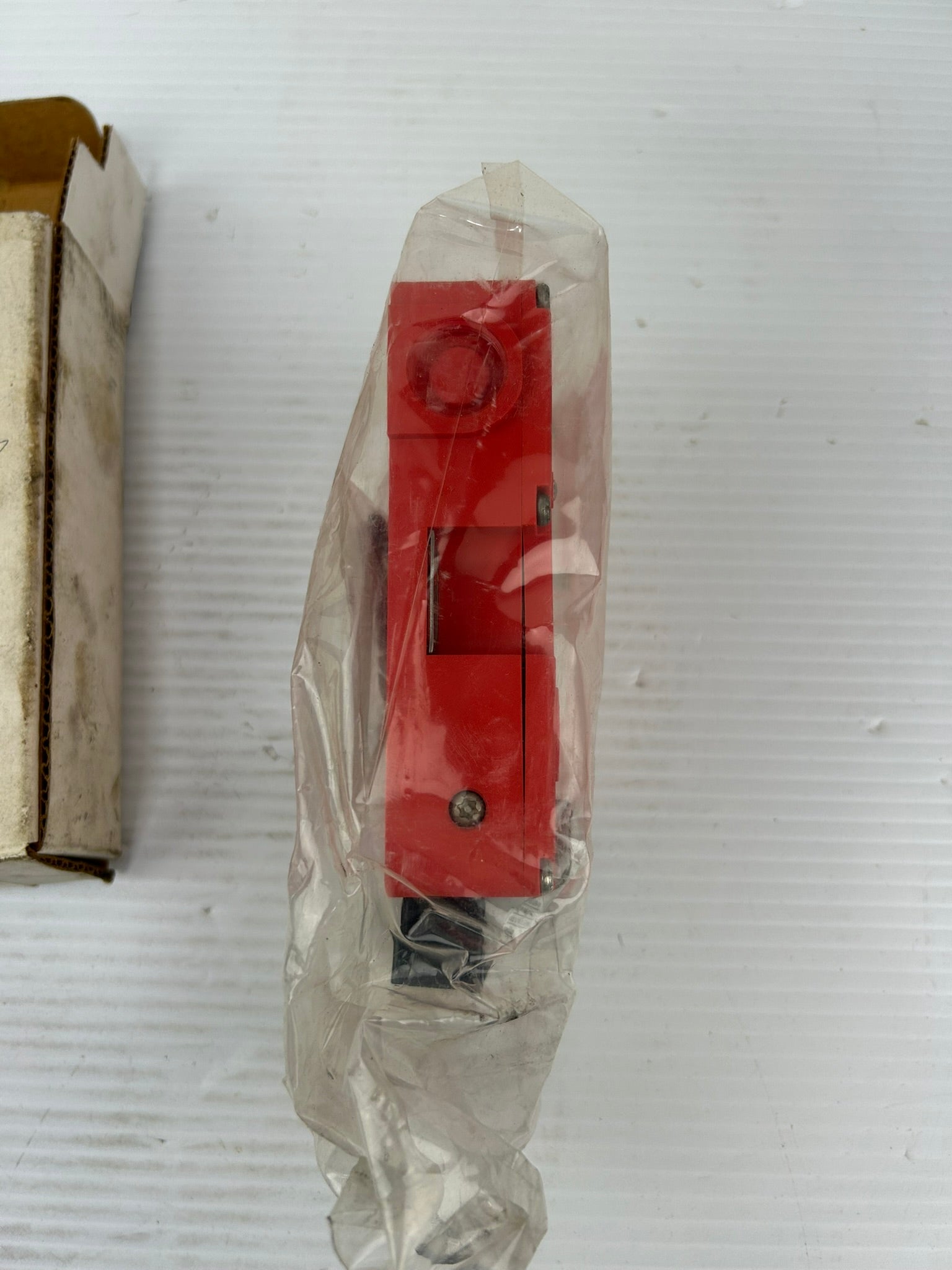Allen-Bradley 440G-T27171 Guardmaster TLS1-GD2 Safety Interlock Switch