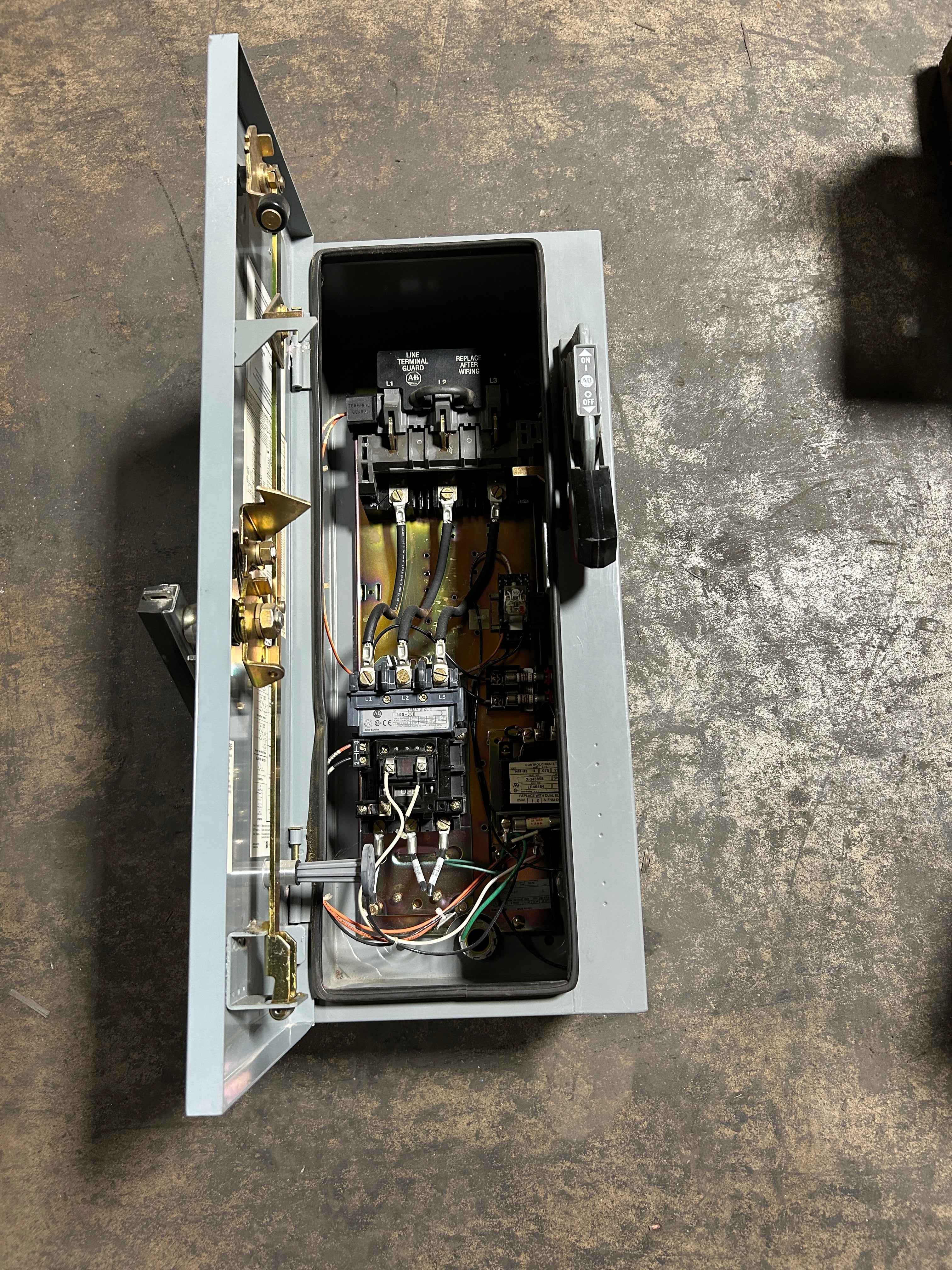 Allen Bradley Combination Starter 512-CDB-6P Size 2 Series C
