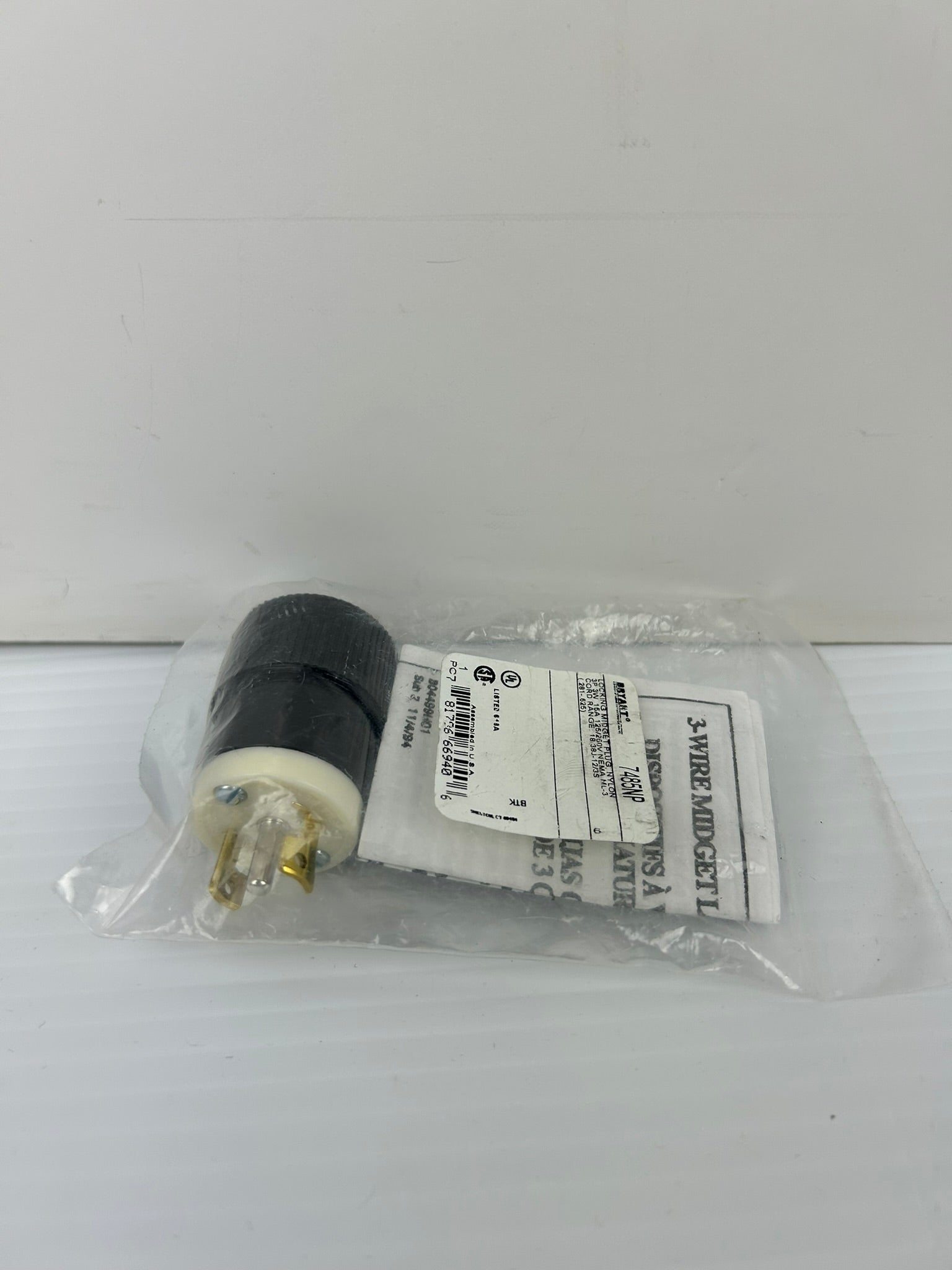 Bryant 7485NP Locking Midget Plug 125/250V 15A 3P 3W - Lot of 2