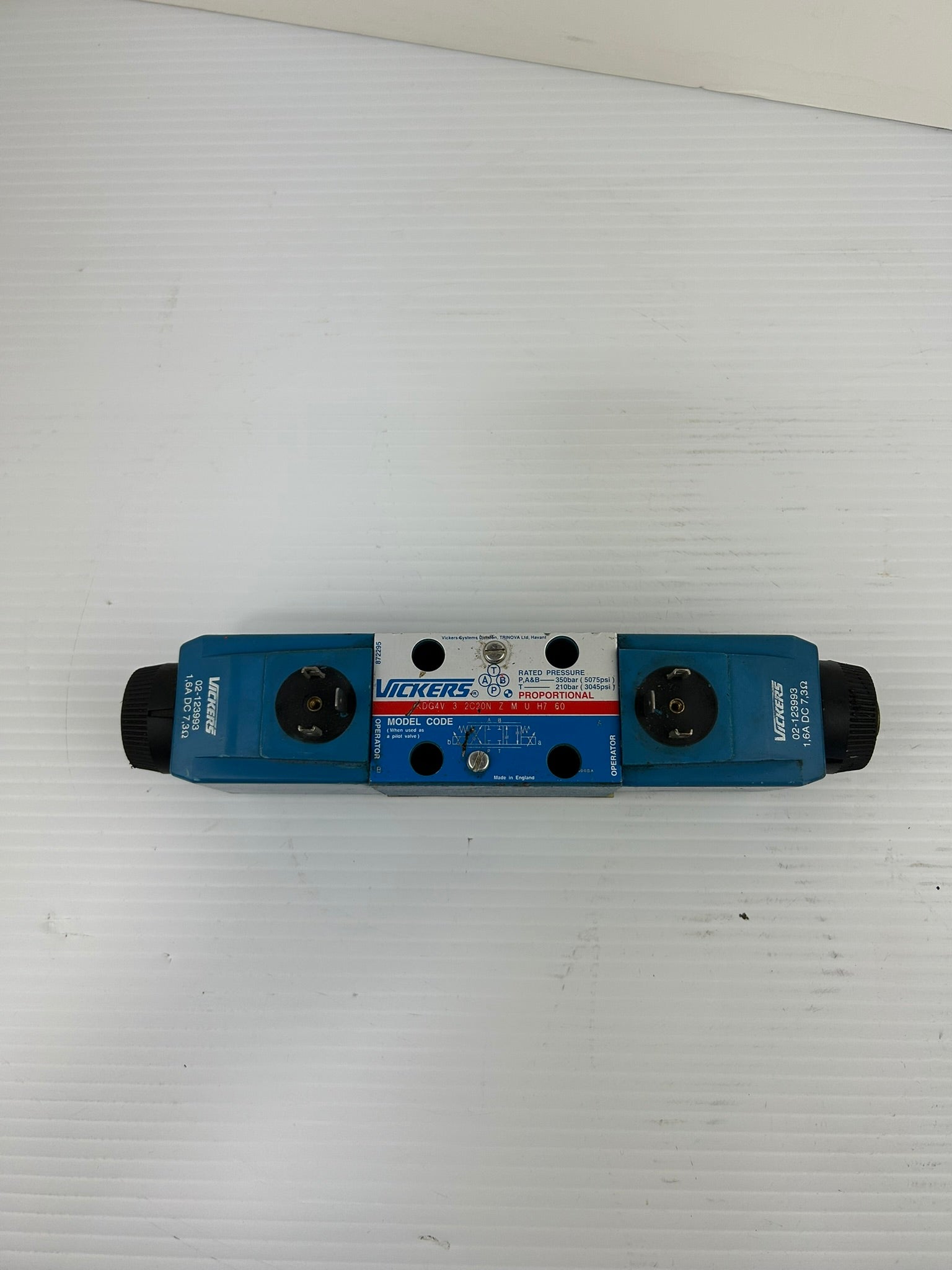 Vickers KDG4V 3 2C20N Z M U H7 60 Directional Control Valve 02-123993