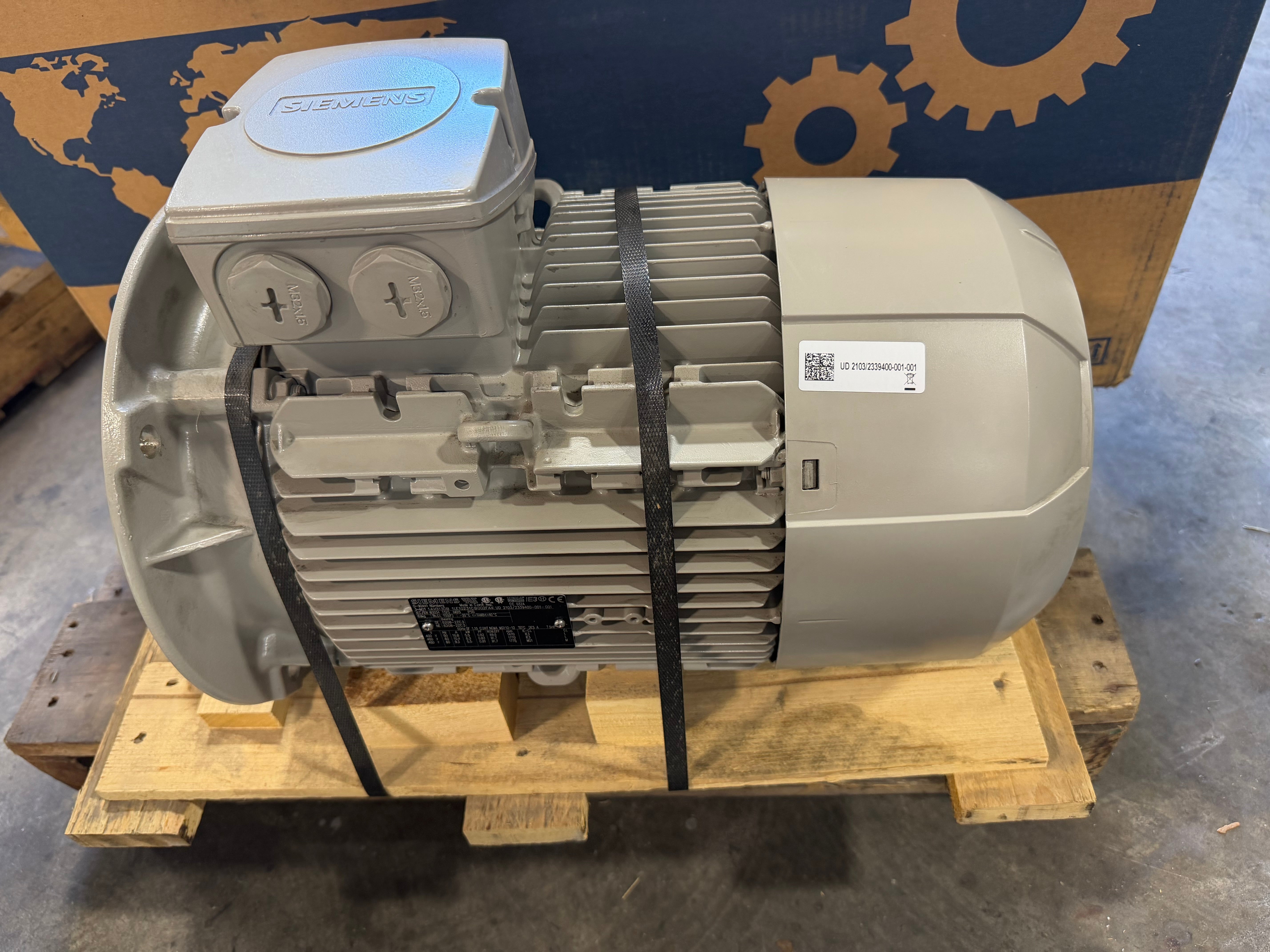 Siemens 1LE1023-1CB00-2FA4 7.5HP Motor 460V 3PH 1775RPM IEC132S IMB5