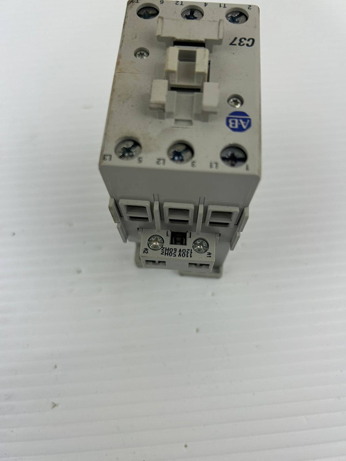 Allen-Bradley 100-C37*00 3-Phase IEC Contactor 600V Series C