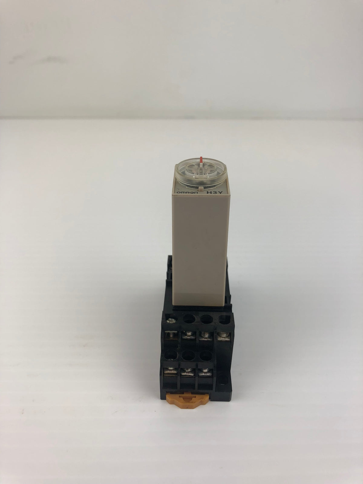 Omron H3Y-2 Timer DC24V With Base 25X1EW2