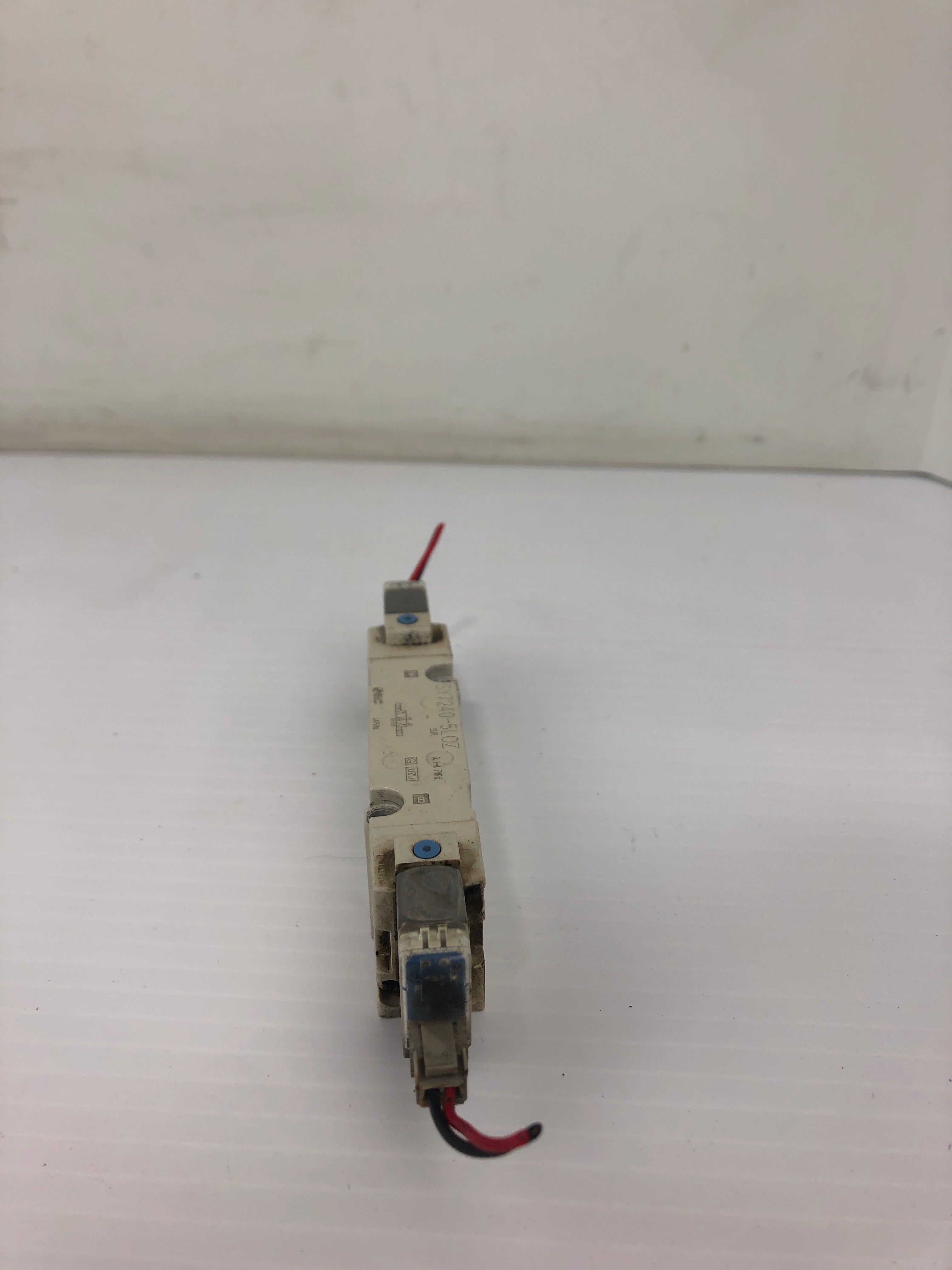 SMC SY7240-5L0Z Solenoid Valve 0.1~0.7MPa - Lot of 2