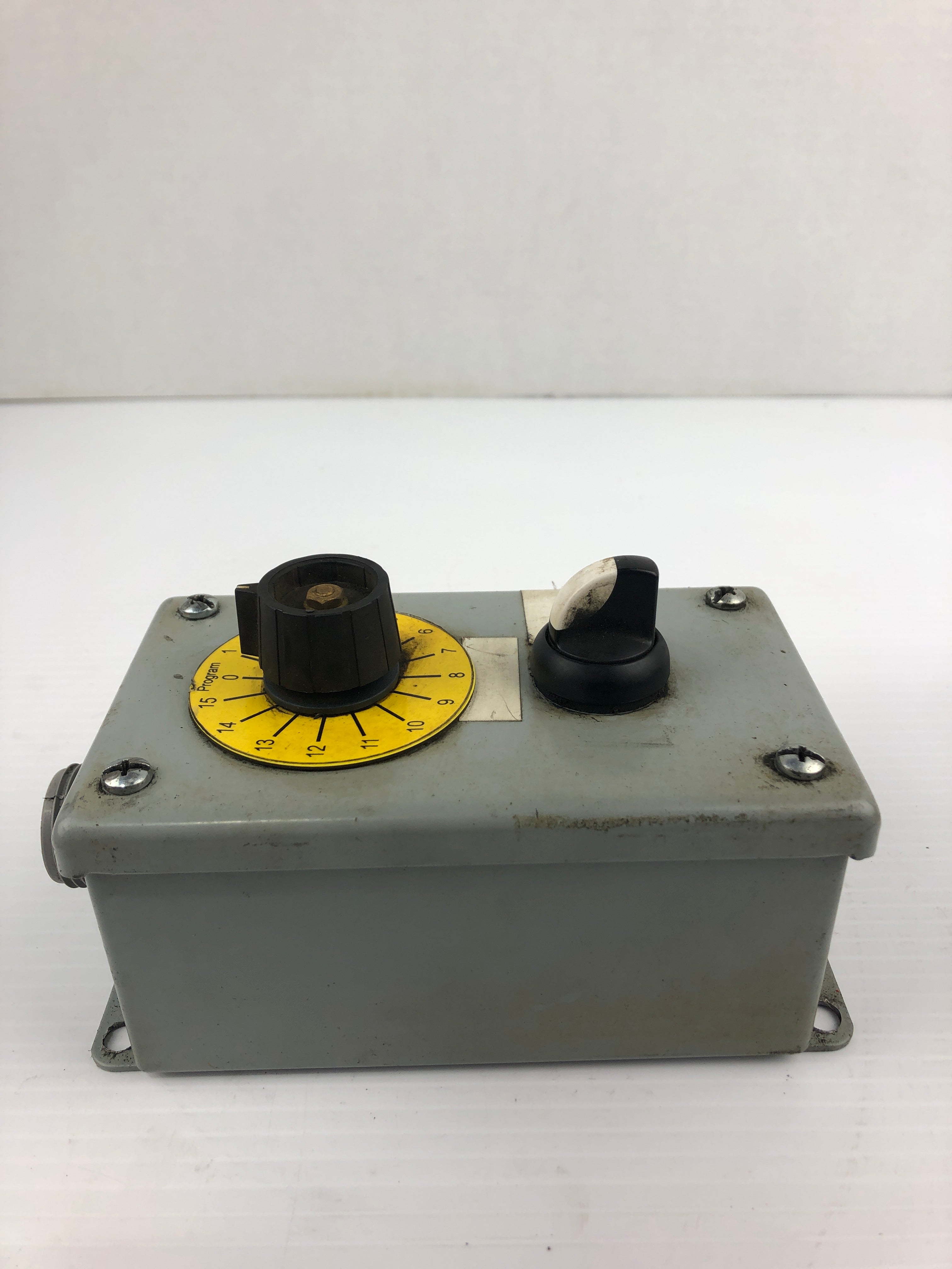 Eaton M22-K10 Control Box with Switches 220-500V
