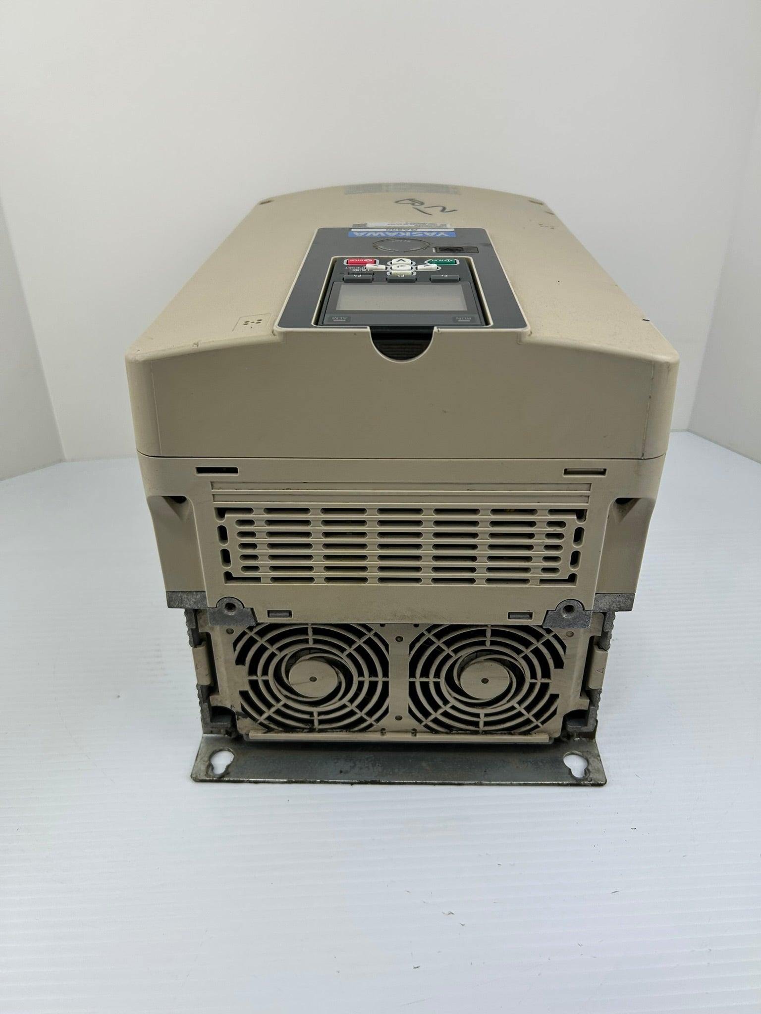 Yaskawa Electric GA80U4060ABM AC Drive Rev B CIPR-GA80U4060ABMA-AAAANA GA800