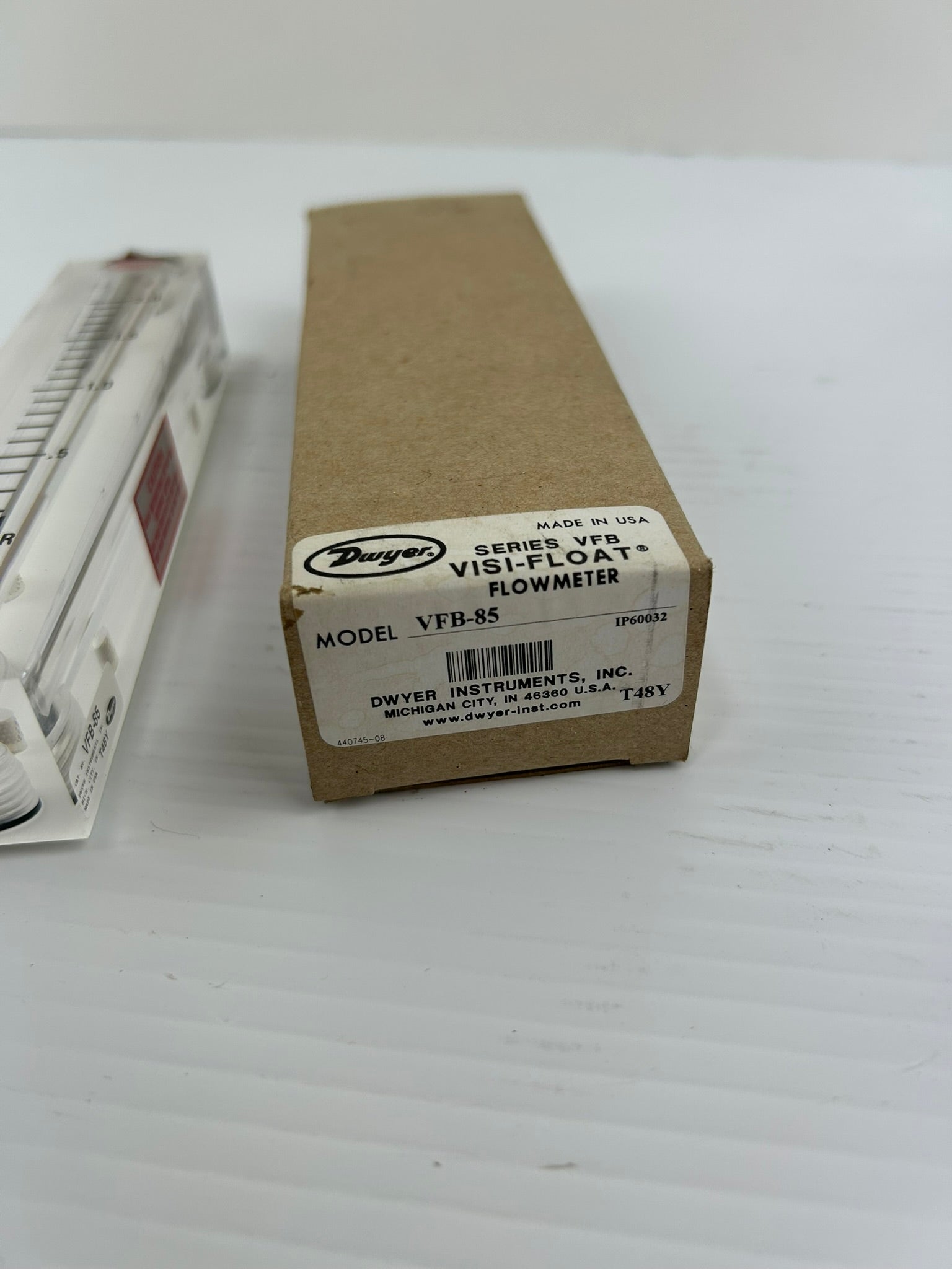 Dwyer VFB-85 Visi-Float Flowmeter 0.5-2.0 GPM Water