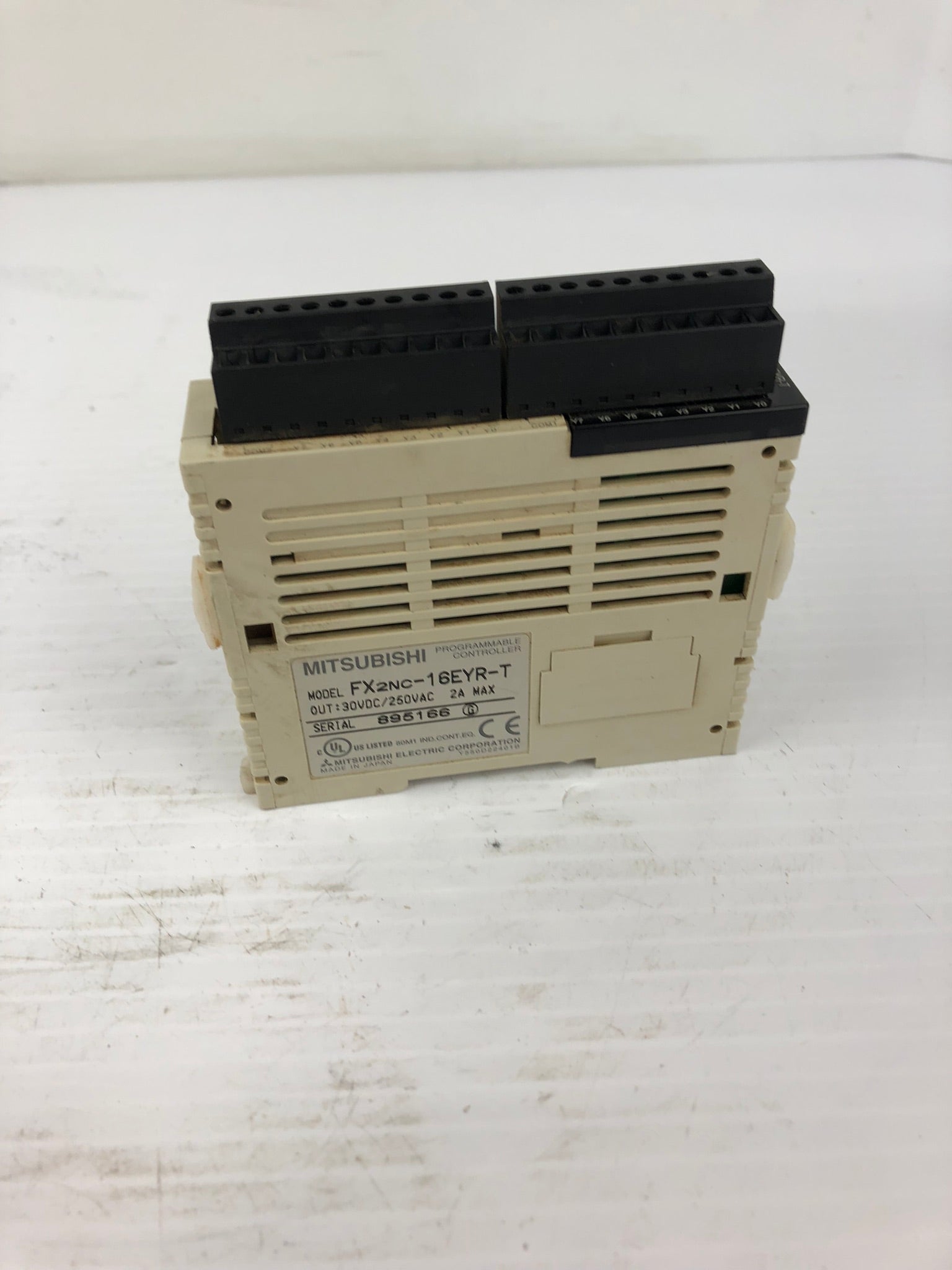 Mitsubishi FX2NC-16EYR-T Programmable Controller