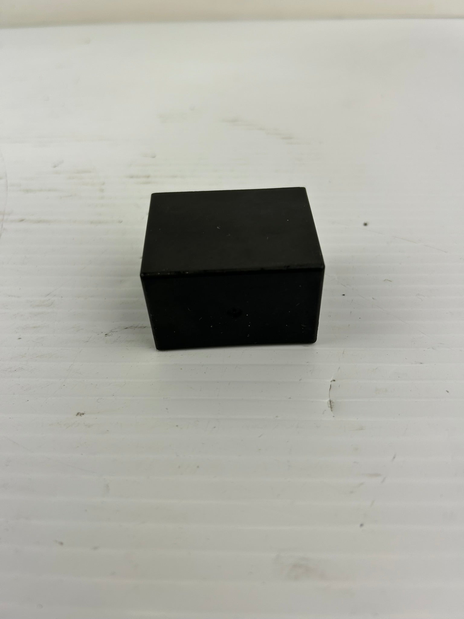 Nichicon EM601030D1LN1HT Capacitor 200V 3UF 600VDC - Lot of 6