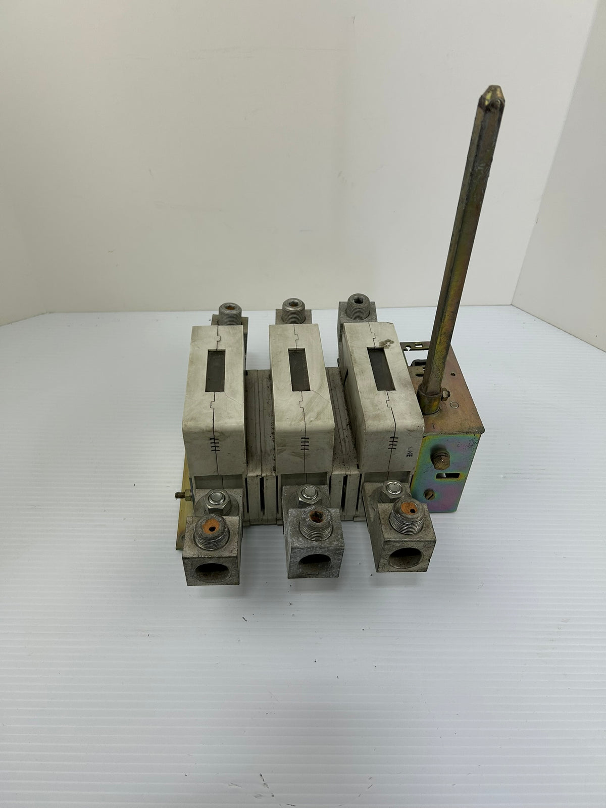 ABB OETL-NF400 600V 400A 3 Phase Industrial Disconnect Switch 3 Pole