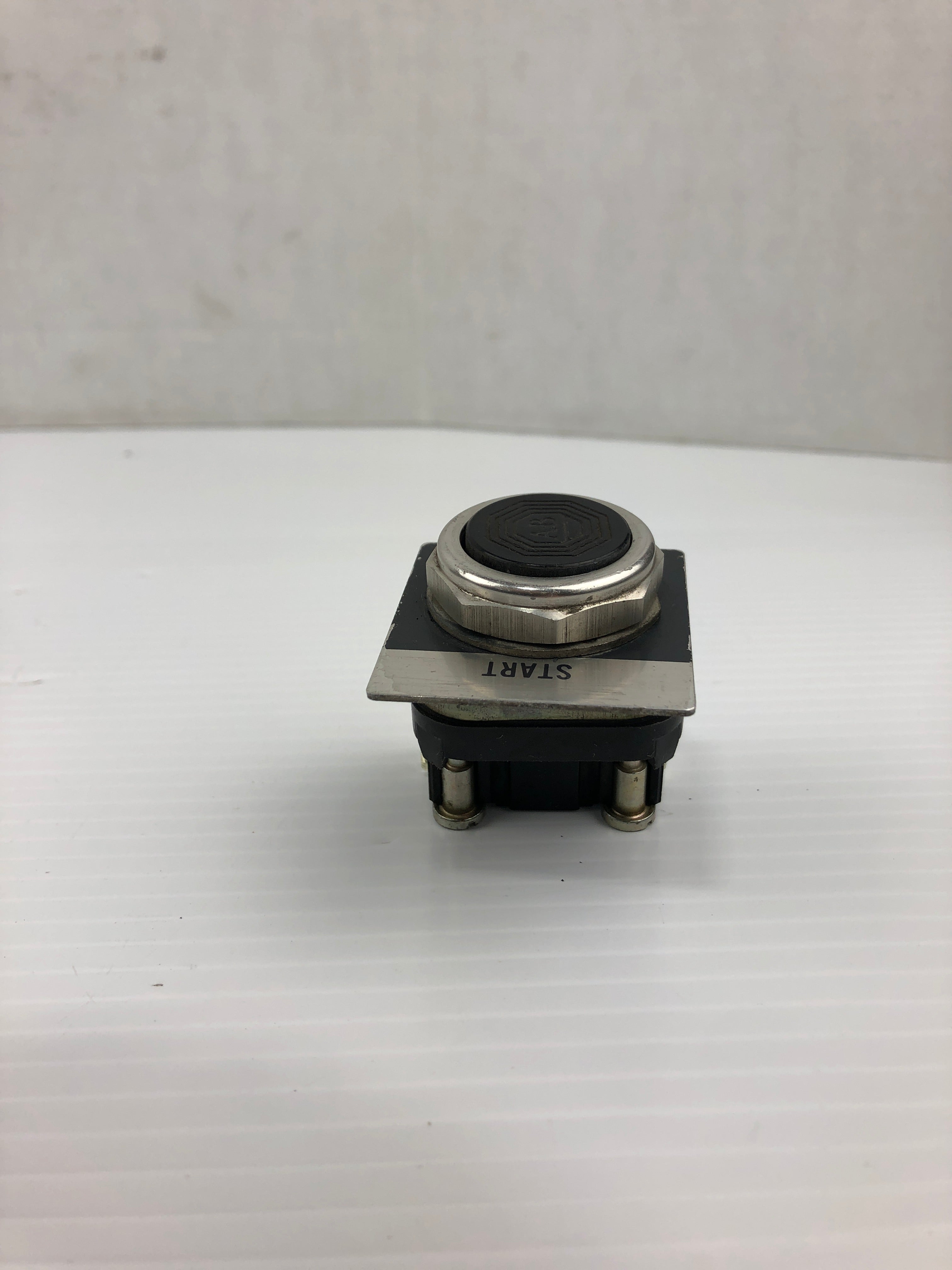 Allen Bradley 800T-A Push Button Series N Black