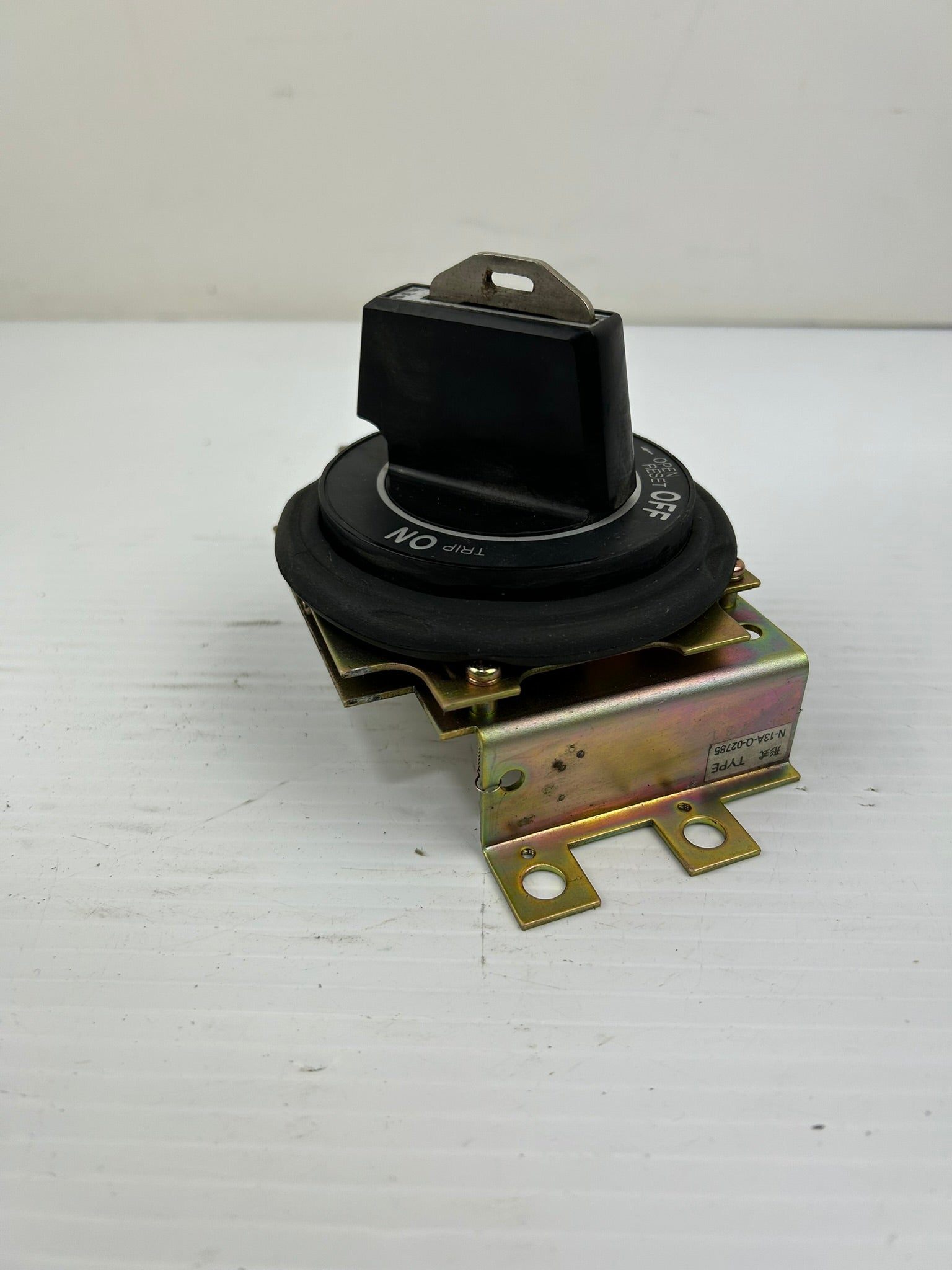 Fuji Electric N-13A-Q-02785 On/Off Release Switch