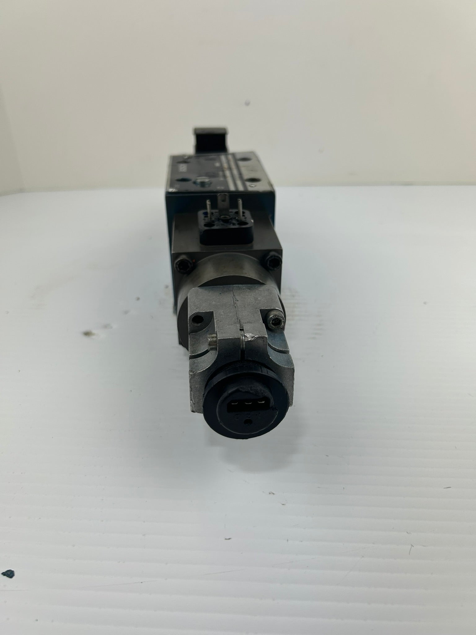 Bosch 0 811 404 001 Directional Hydraulic Solenoid Valve