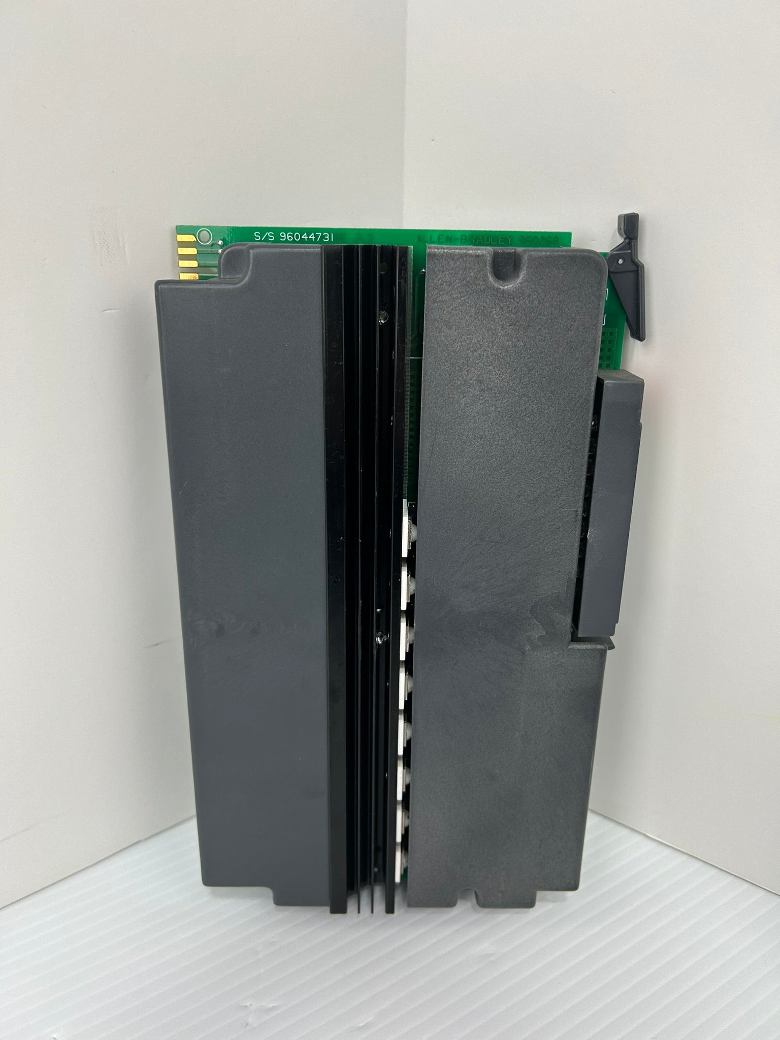 Allen-Bradley 1771-OA AC Output Module Series B 120V