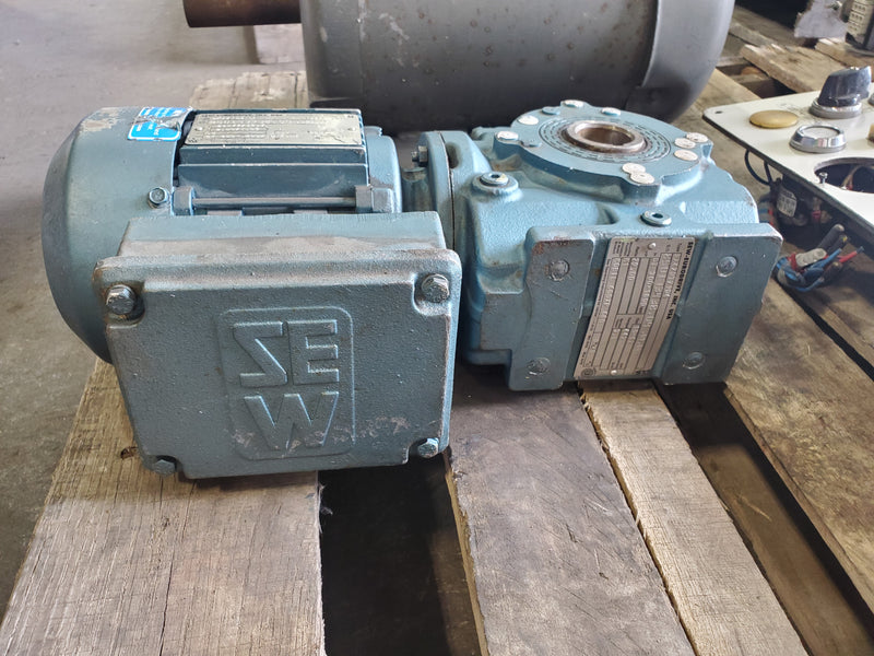 SEW-Eurodrive DFT71D4 Gear Motor 0.5 HP 3 PH SA47DT71D4