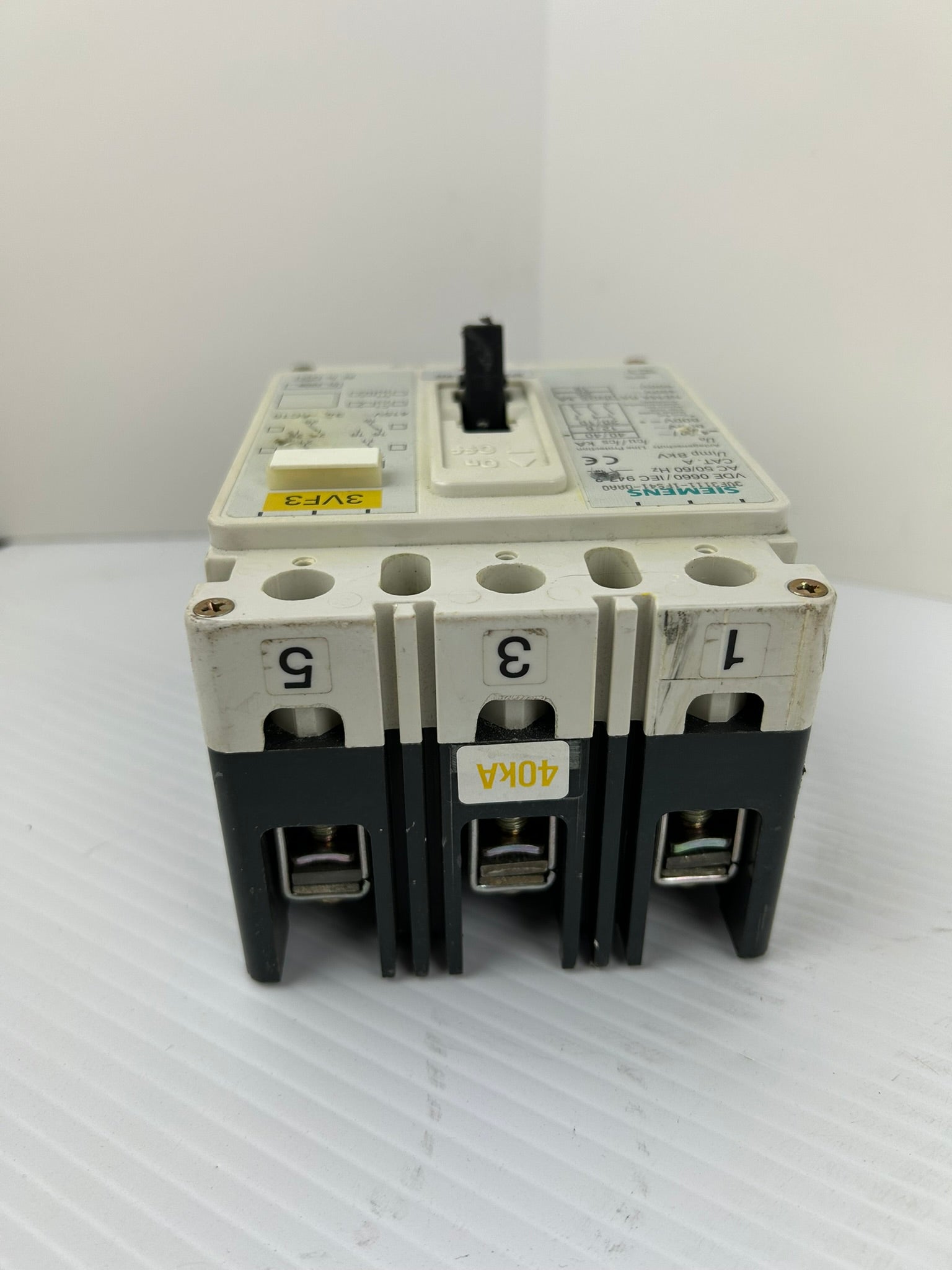 Siemens 3VF3111-1FS41-0AA0 Circuit Breaker AC 50/60Hz CAT A