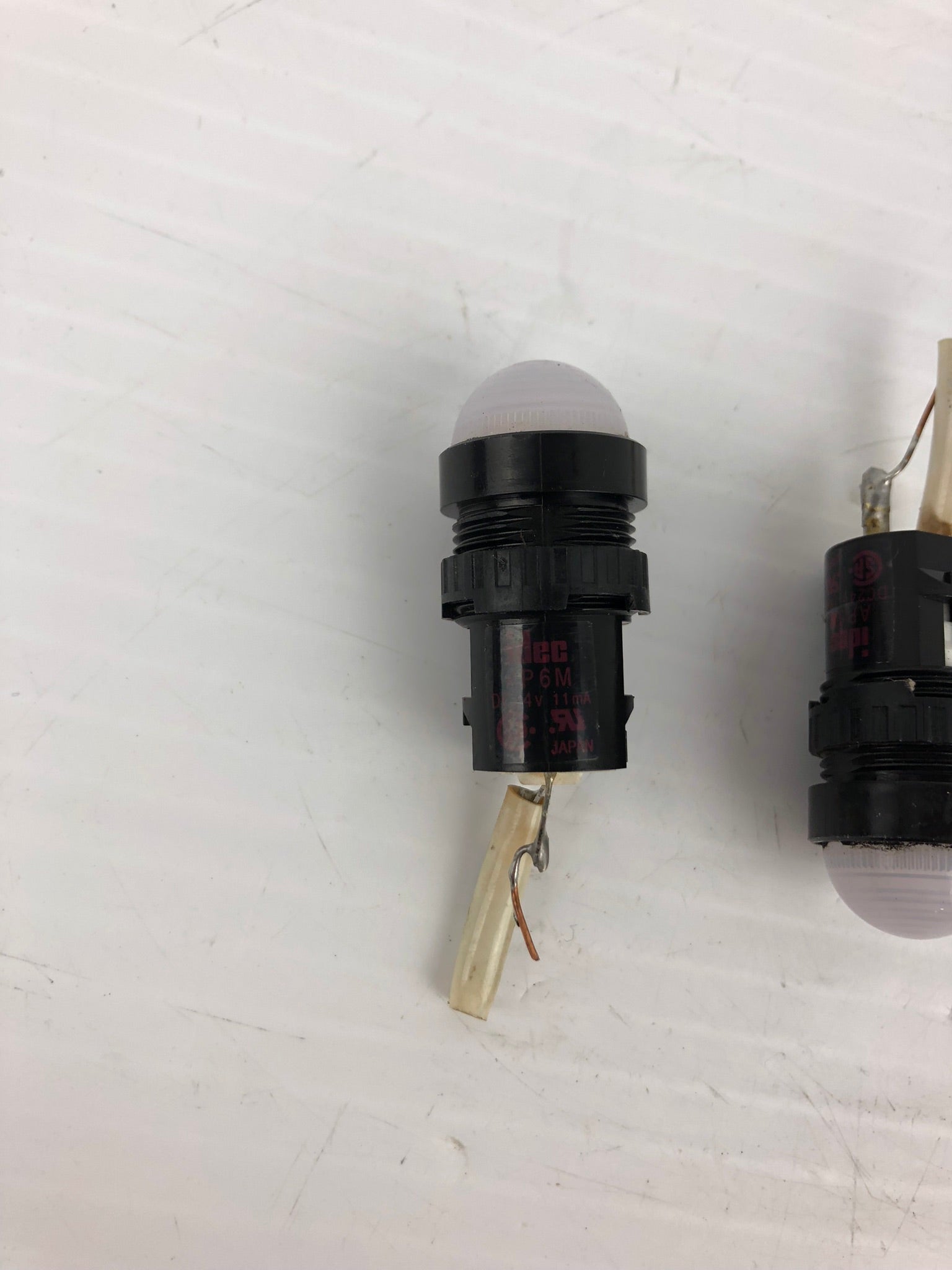 IDEC AP6M White Pilot Light - Lot of 2