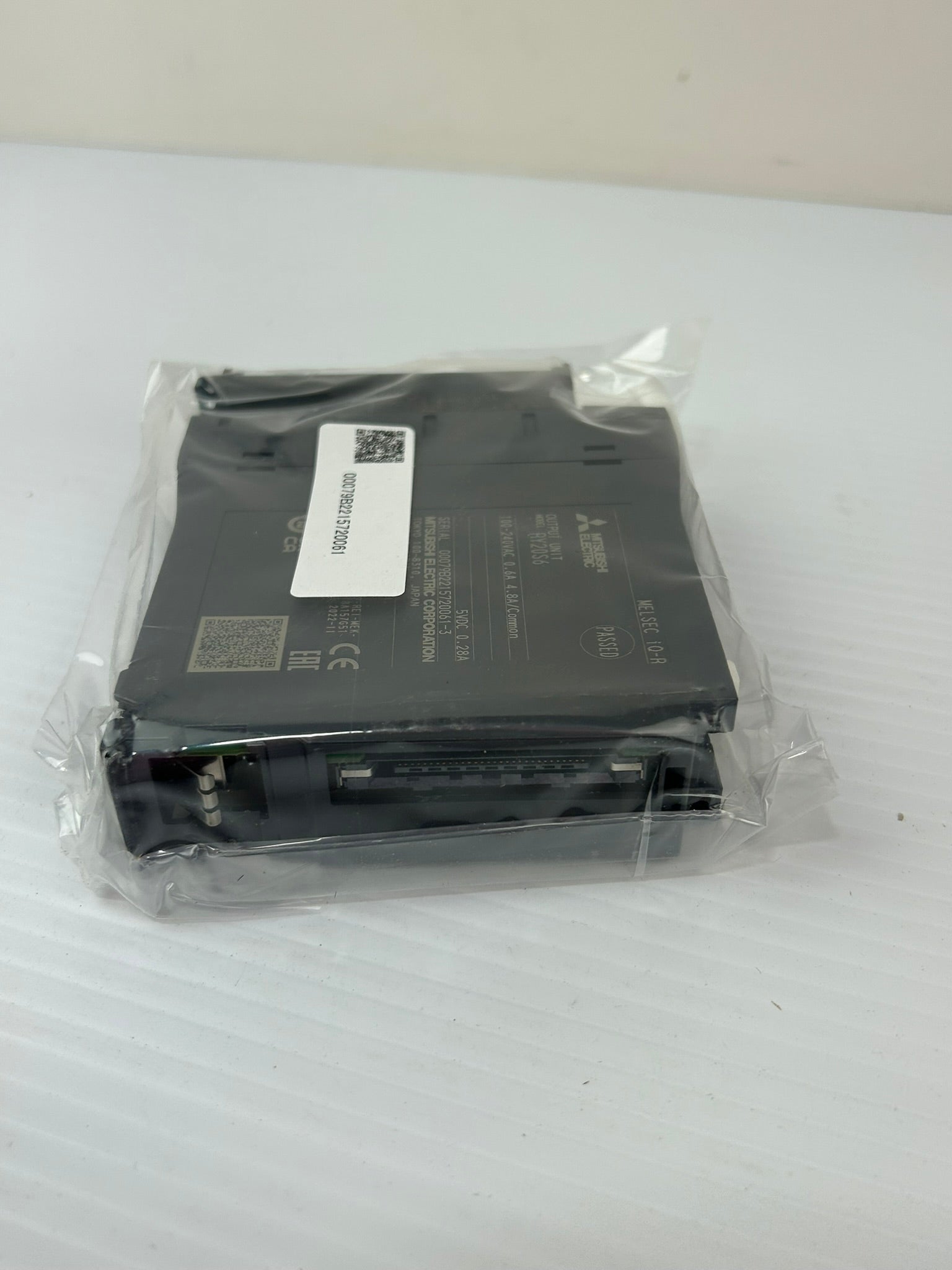 Mitsubishi RY20S6 MELSEC iQ-R 16-Point Relay Output Module PLC