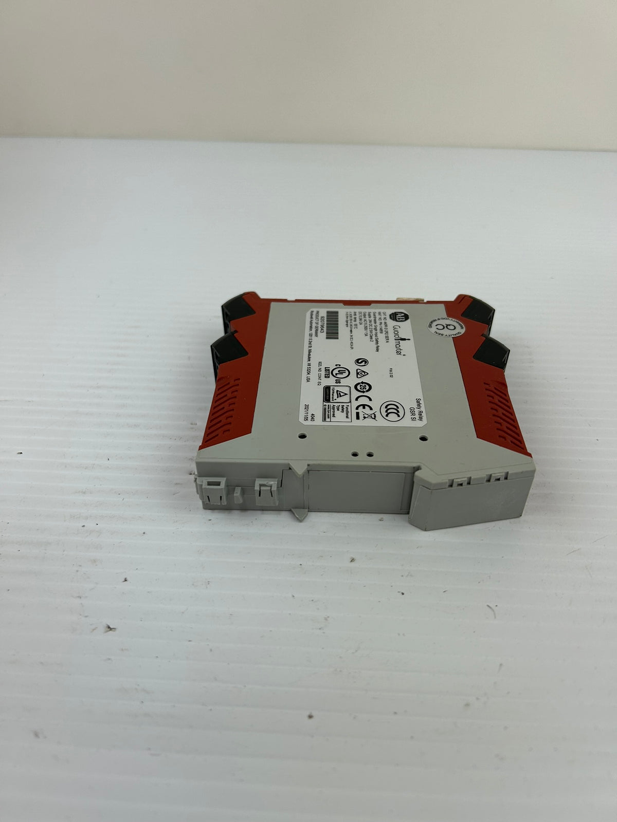 Allen-Bradley 440R-S12R2 Guardmaster Single Input Safety Relay 24VDC