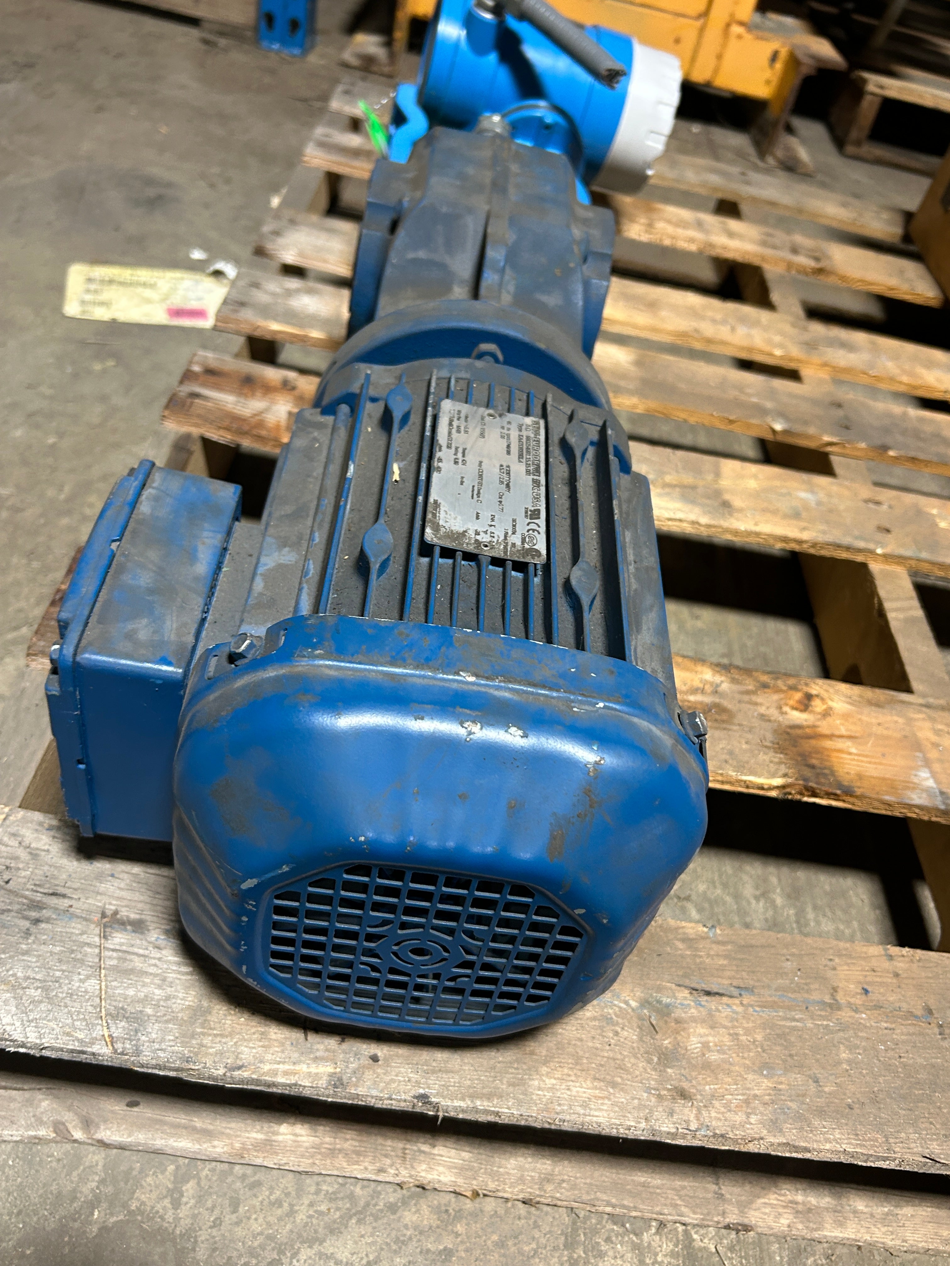 SEW Eurodrive KA47DRE90L4 Gearmotor 2HP 1740/299 RPM 5.81 Ratio 424 In-Lbs