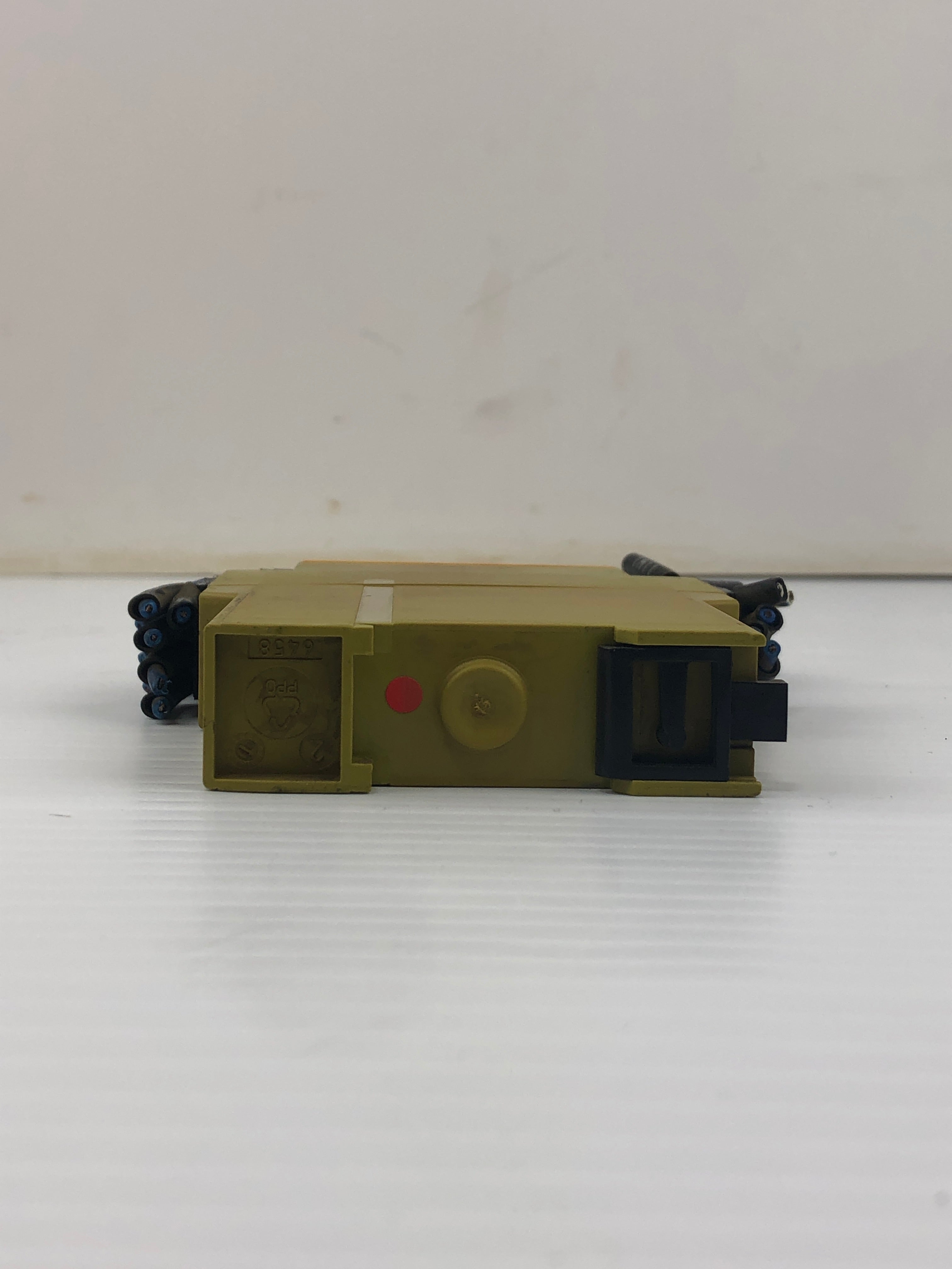 Pilz PNOZ X2.8P Safety Relay 24 VAC/DC 2,0 W 50-60 Hz