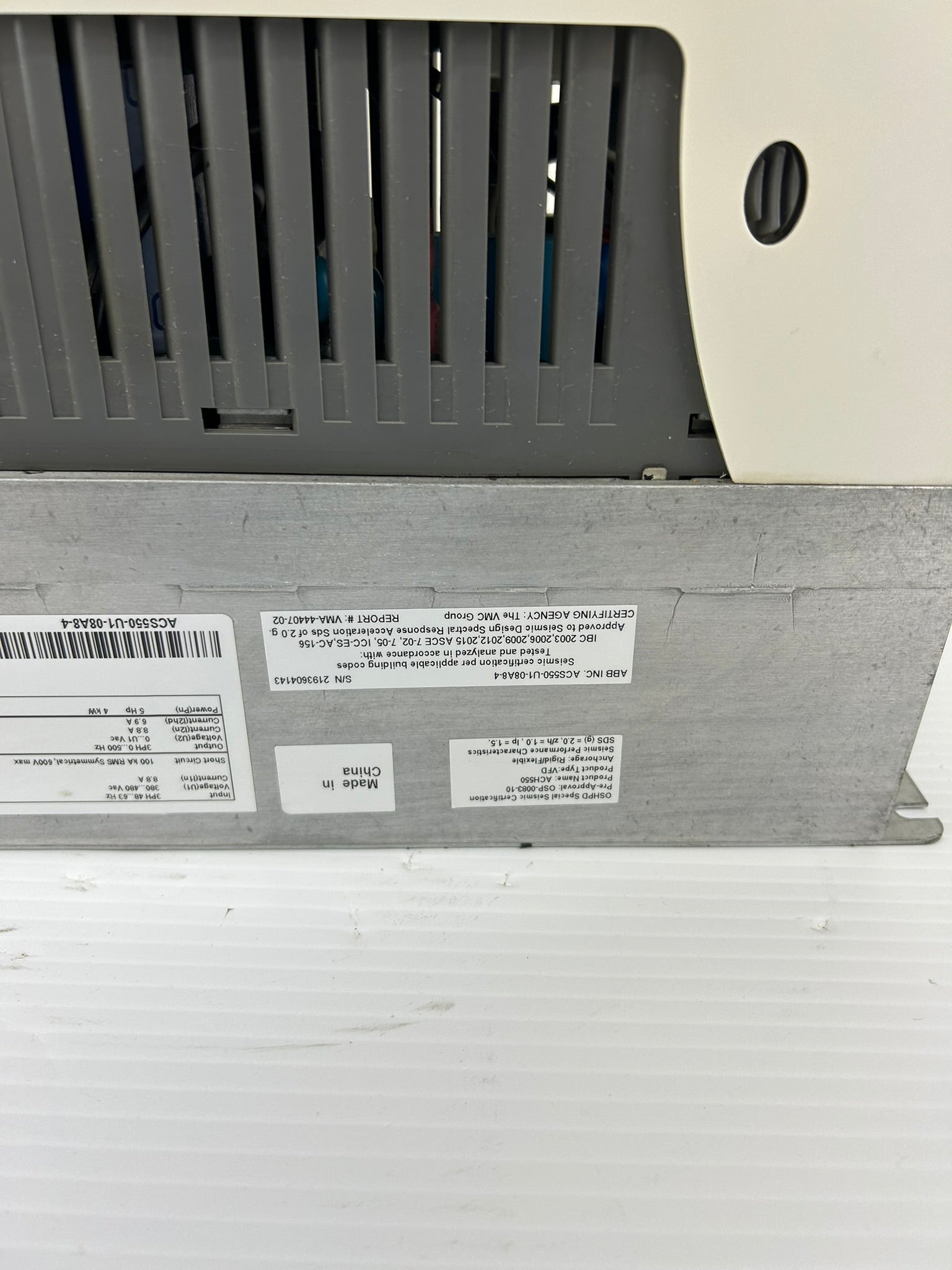 ABB ACS550-U1-08A8-4 VFD Variable Frequency Drive 5HP 480V 3PH AC Drive 4kW