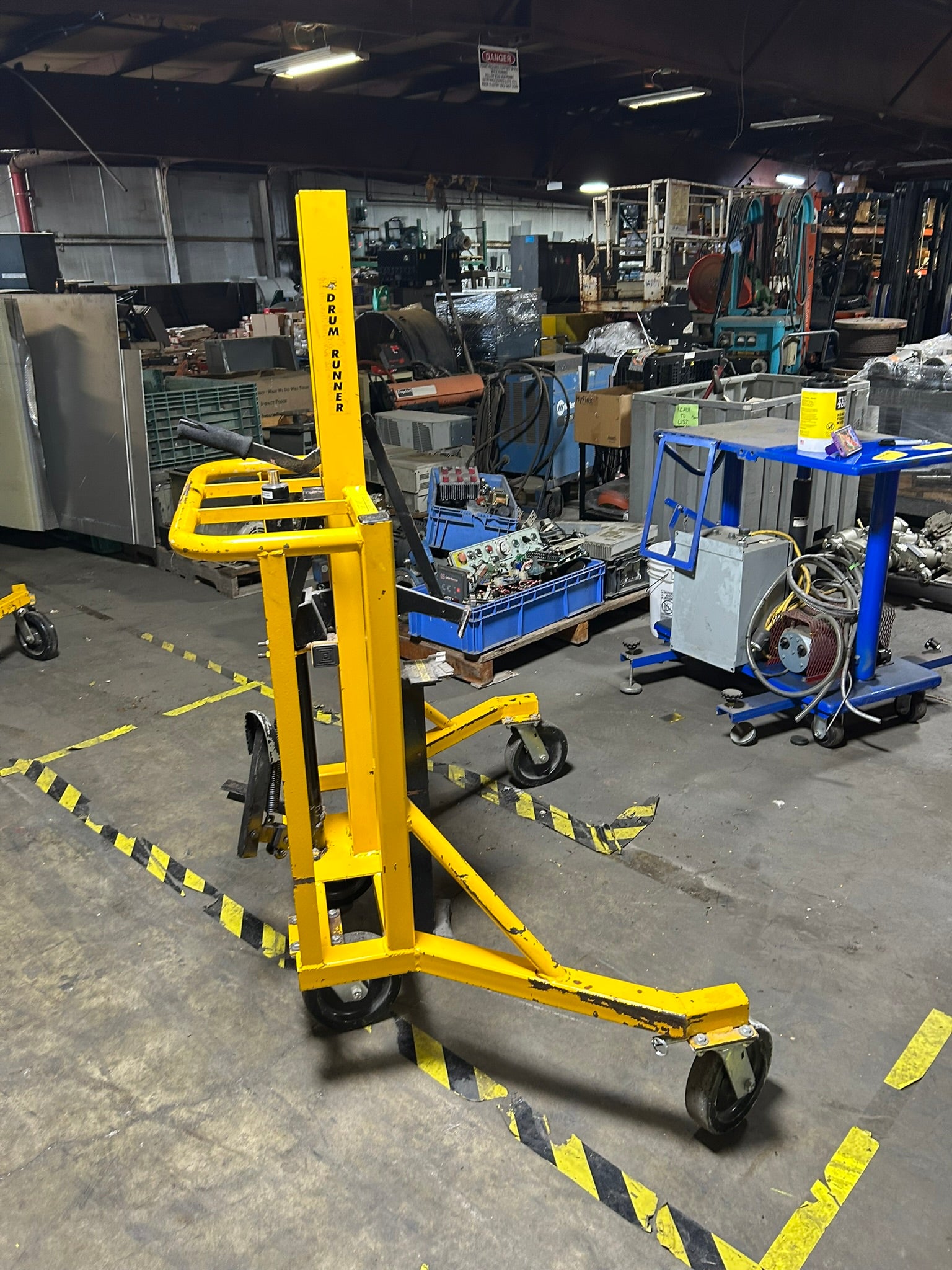 Drum Runner Material Handling Co 4500P Drum Lift Capacity 1500 Lbs.