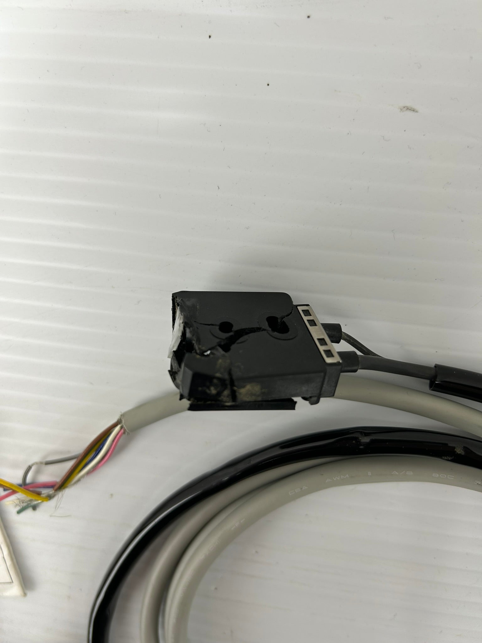 Omron E3MC-X11 LED Full Color Sensor E3MCX11 - Black Sensor Lens Broken