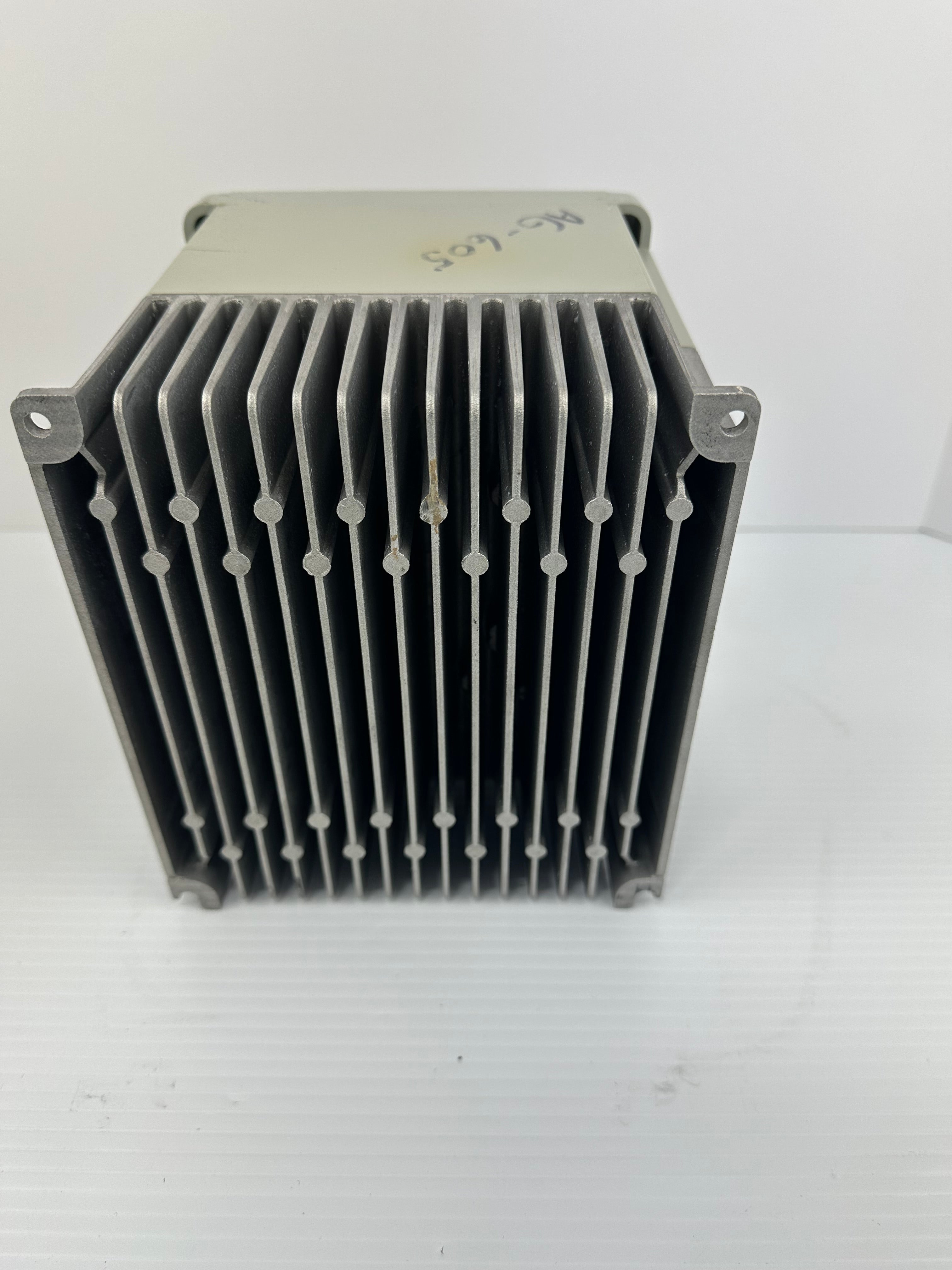 Allen Bradley AC Drive 1305-BA03A-HA2 1 HP 380-460 V