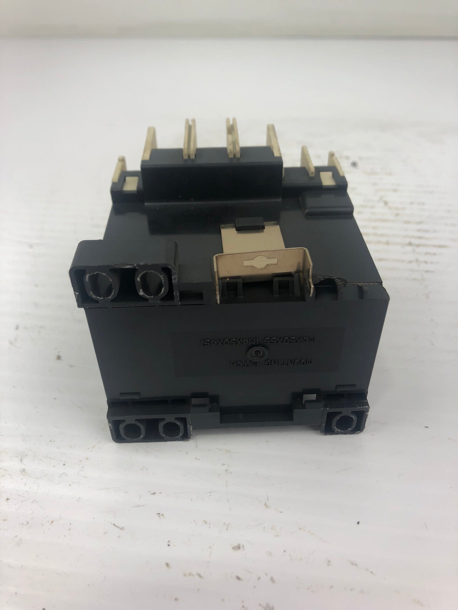 Mitsubishi SD-Q19 Magnetic Contactor - Broken Bottom