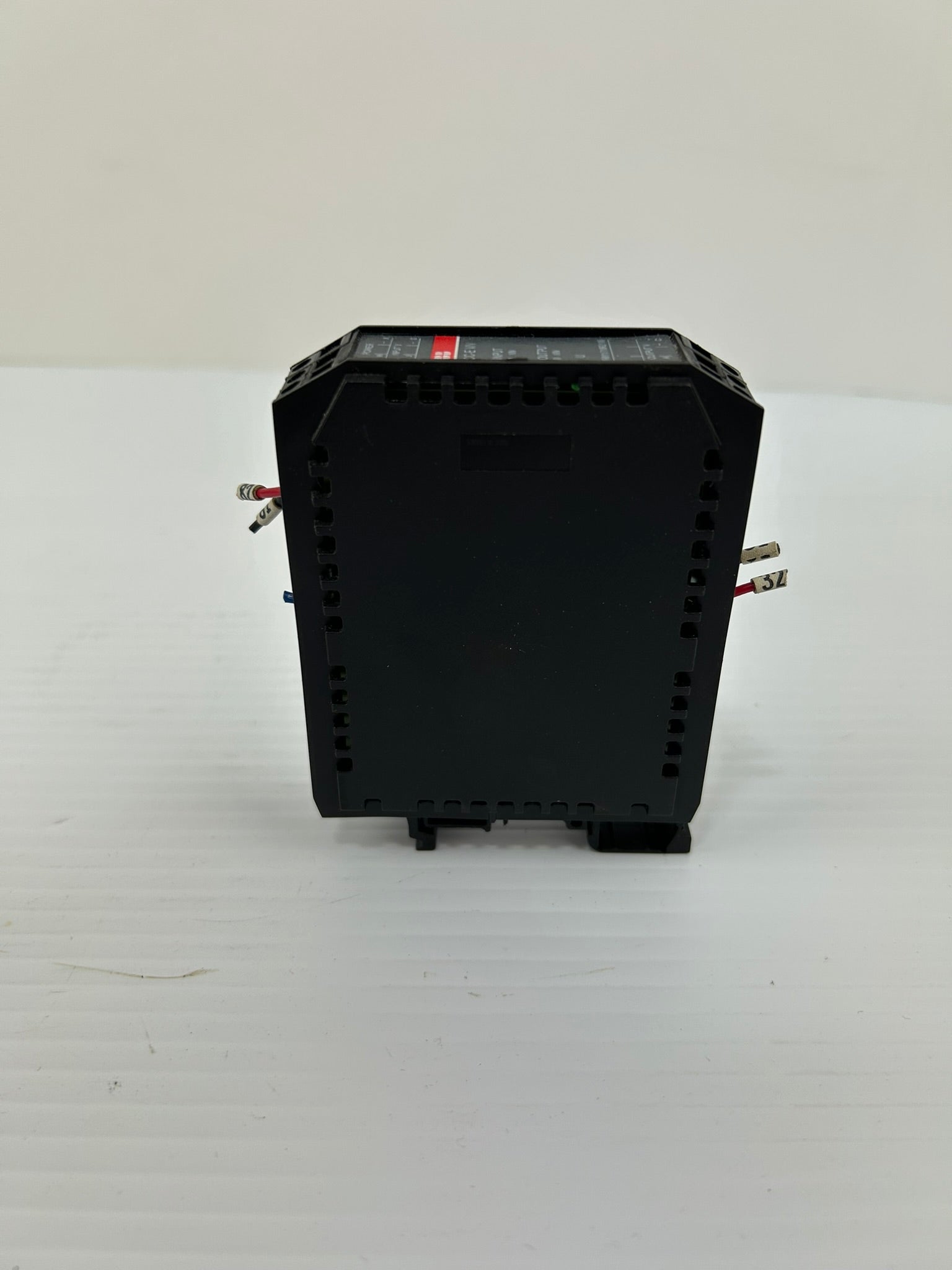 ABB CC-E V/V Analog V/V Signal Converter Contact Relay 1SVR011710R2100