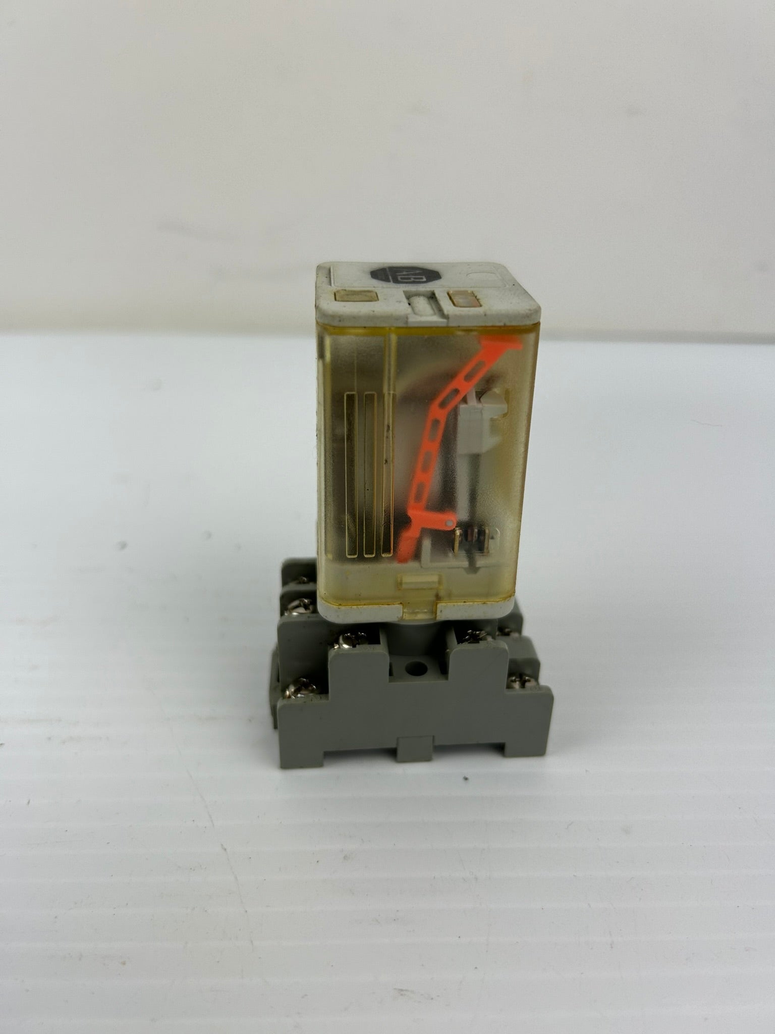 Allen Bradley 700-HA33Z24 Relay Series A with IDEC SR3P-05 Base - Lot of 5