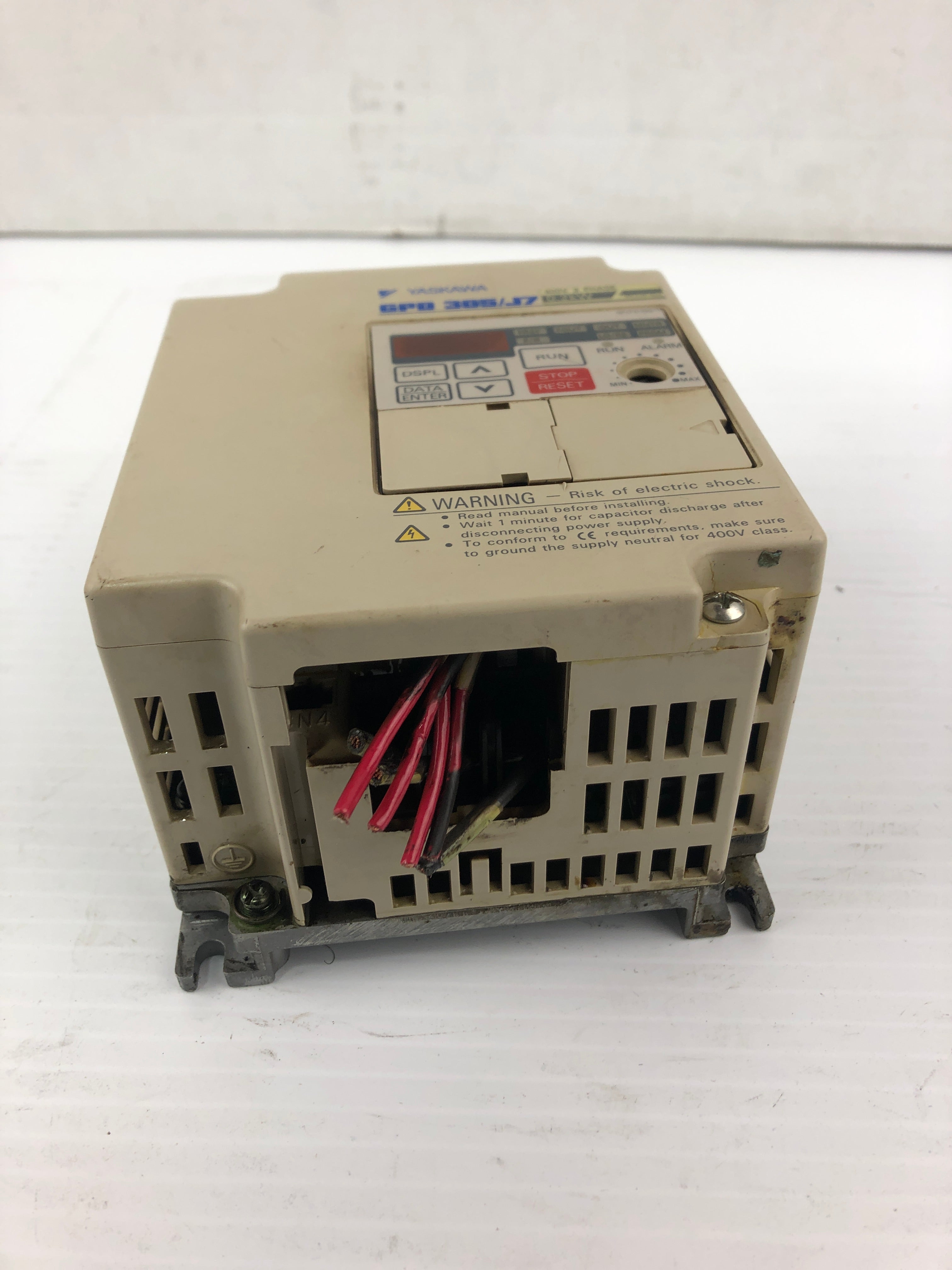 Yaskawa CIMR-J7AM40P2 Servo Drive GPD 305/J7 400V 1.2-1.6A 3PH 0.2kW 0-400Hz