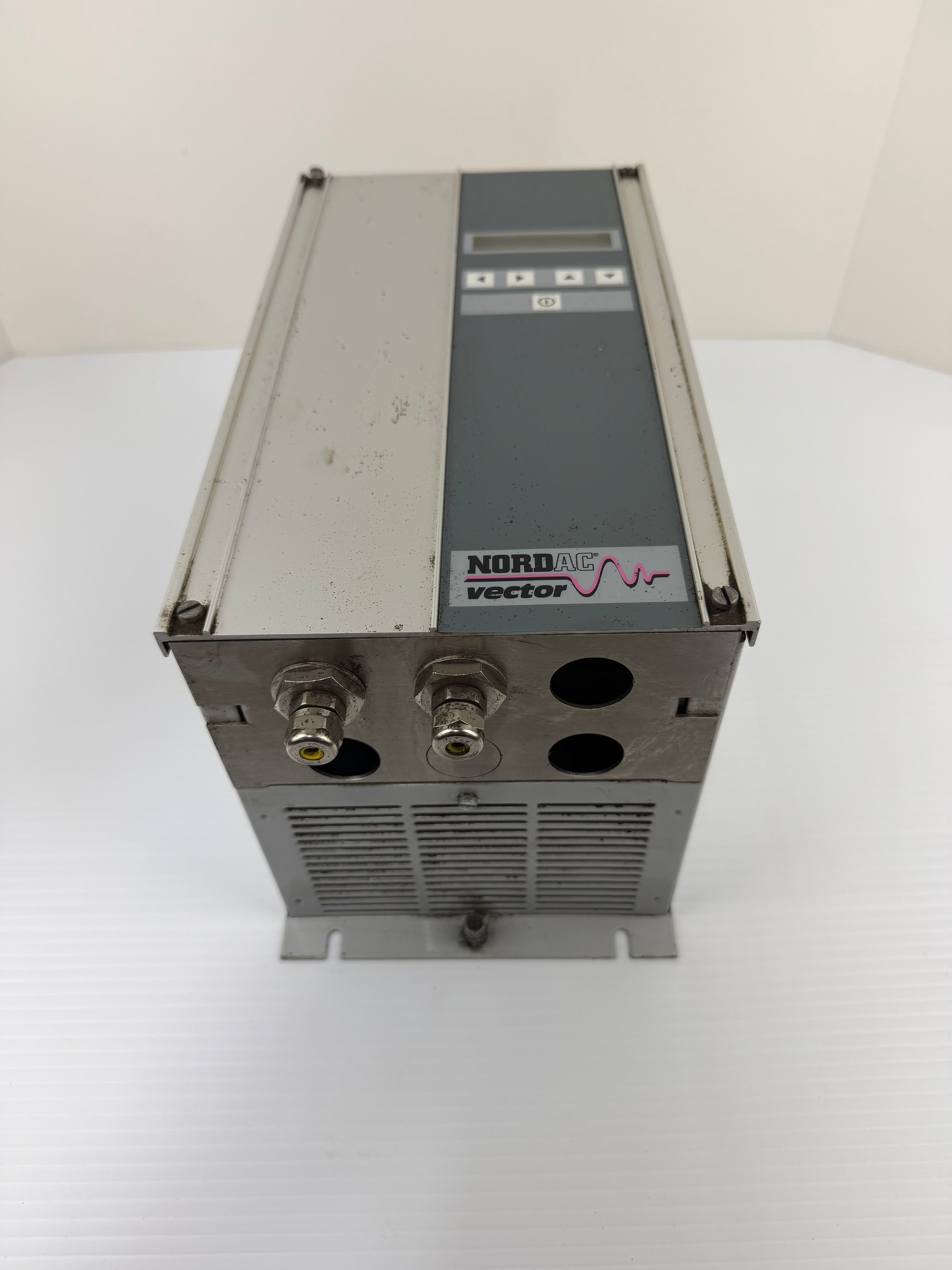 Nord SK4000/3 CT AC Vector Inverter 3 AC 380-460V 6.70 KVA