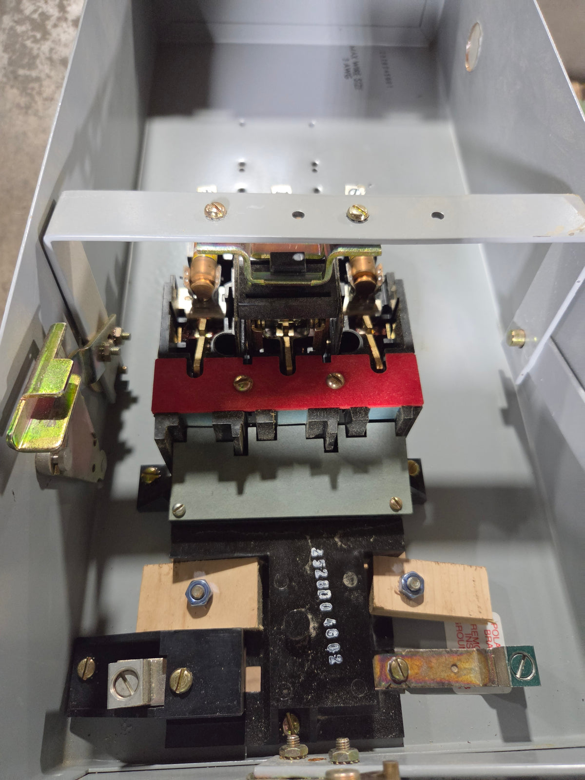 Westinghouse Cutler-Hammer ITAP321 Fusible Busway Switch 30A 3W 3PH 2528D45G01