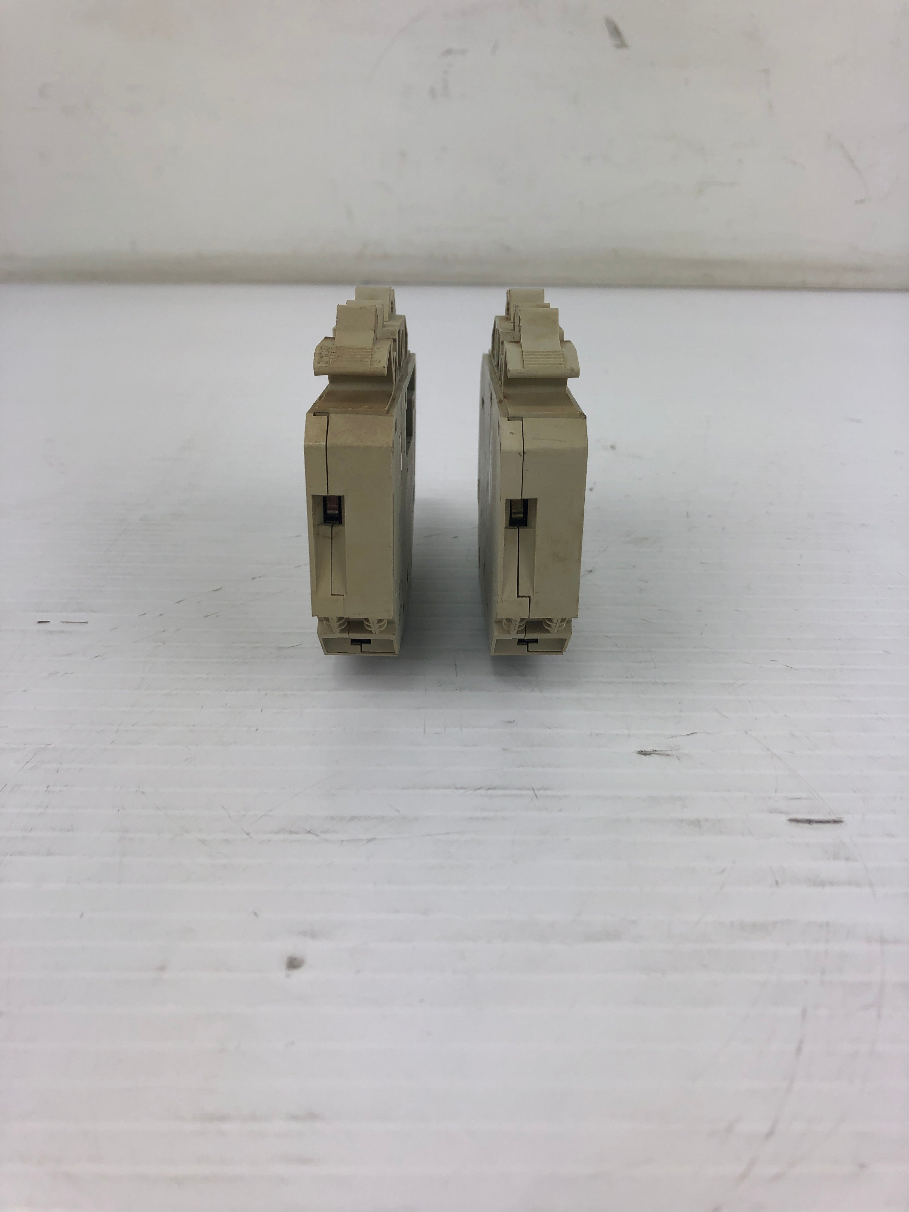 Telemecanique GB2-CB16 Circuit Breaker 10 Amp - Lot of 2